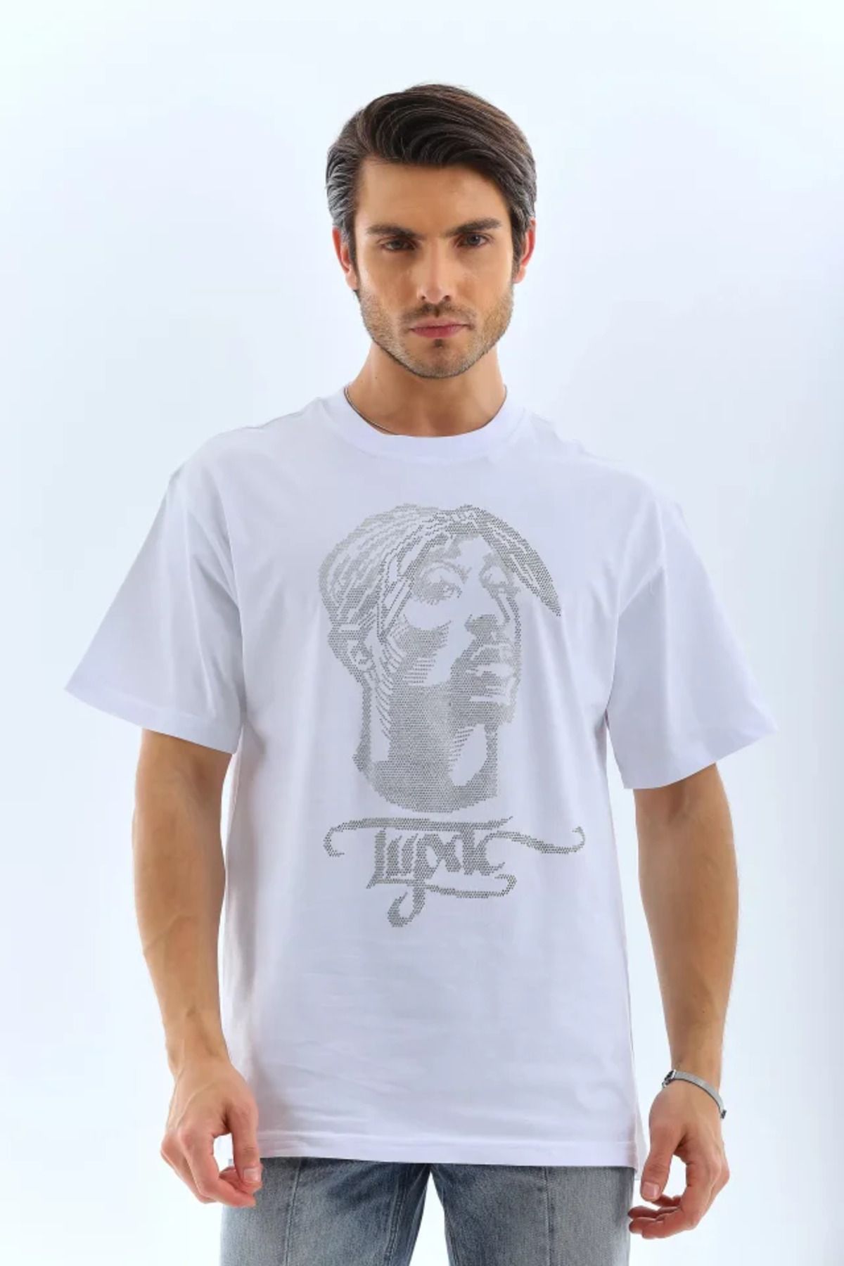 leyla sanat sanata yeni bir bakış açısı leyla sanat sanata yeni bir bakış açısı Unisex Oversize Taşlı Bisiklet Yaka T-Shirt - Beyaz