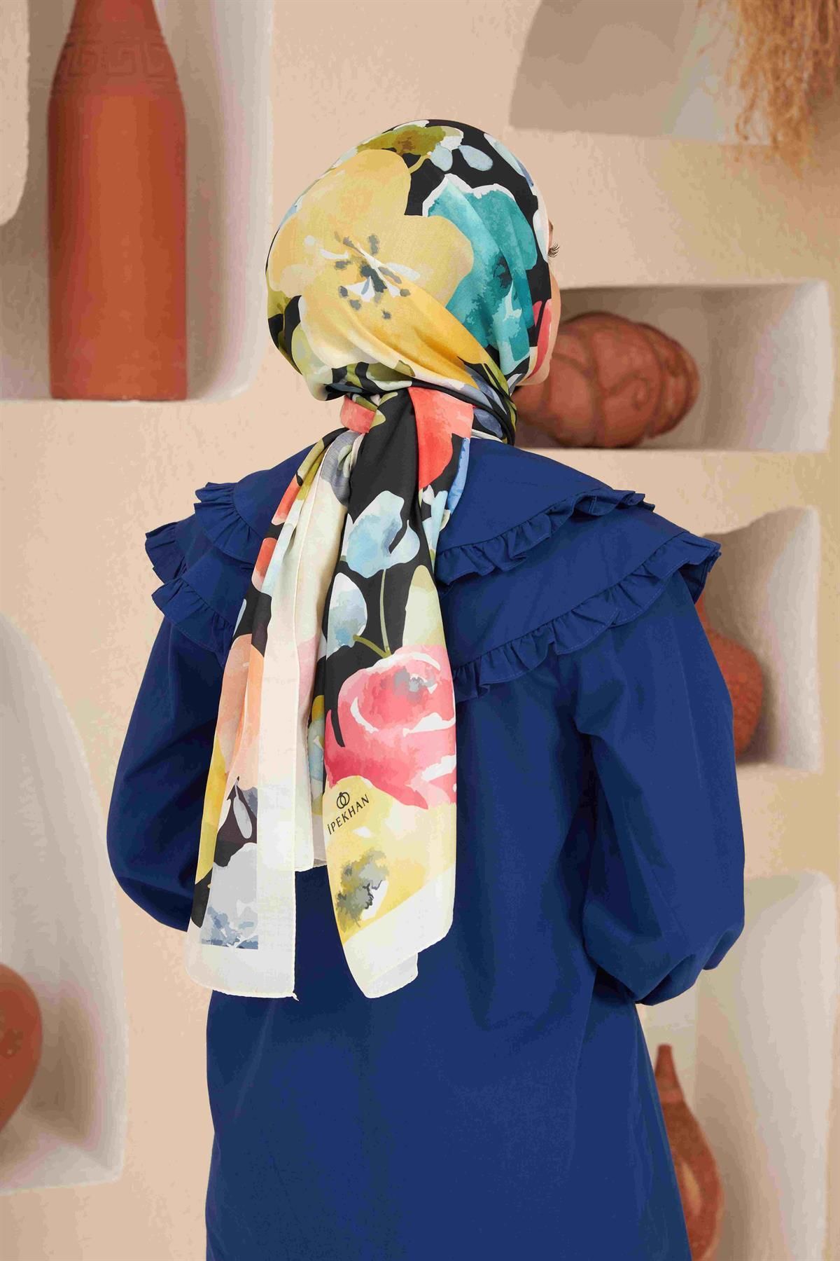 İpekhan-Comfort Flowers Shawl Black 3027-02 3