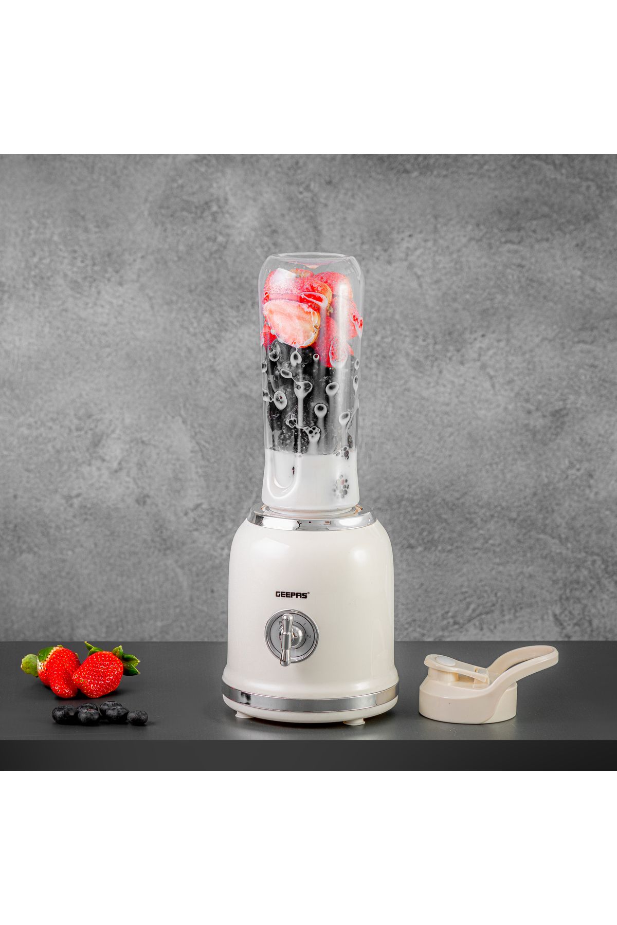 Geepas-Personal Blender with 2 BPA-Free Tritan Bottles, 600 ML Perfect for making Smoothies, Milkshakes 6