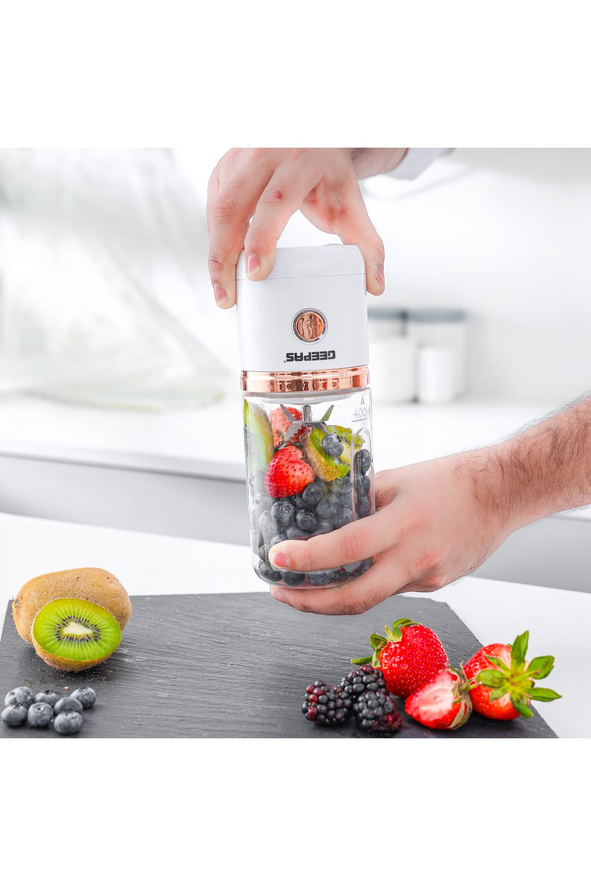 Geepas-Rechargeable Portable Blender, 420 ml Capacity, Juicing Machine With Single Click Operation 6