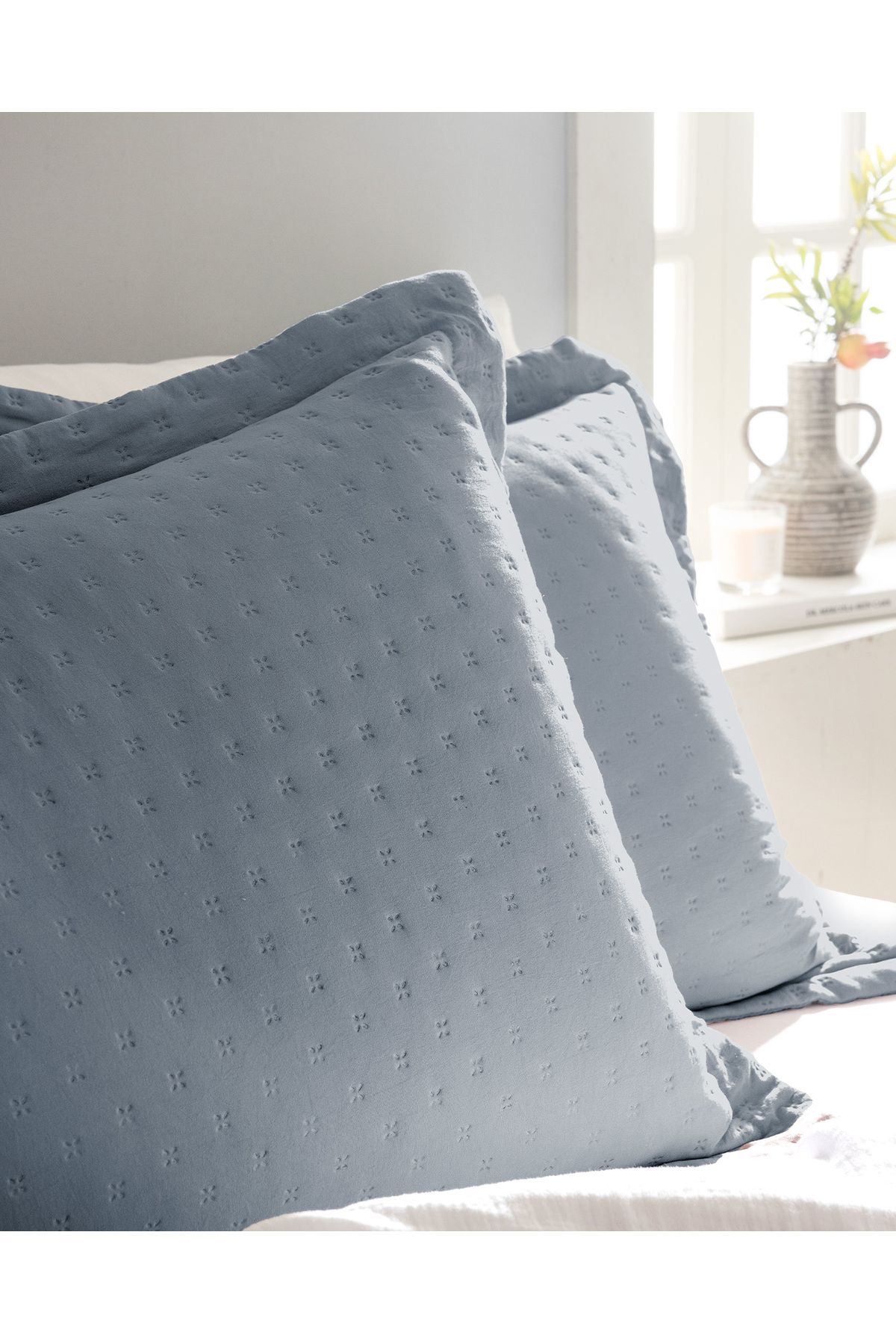 Madame Coco-Rennes Double Bedspread - Indigo Design 3
