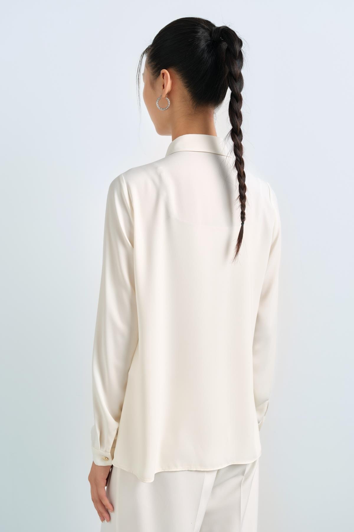 Nihan-Shirt - Ecru Color with Floral Detail on the Collar 4