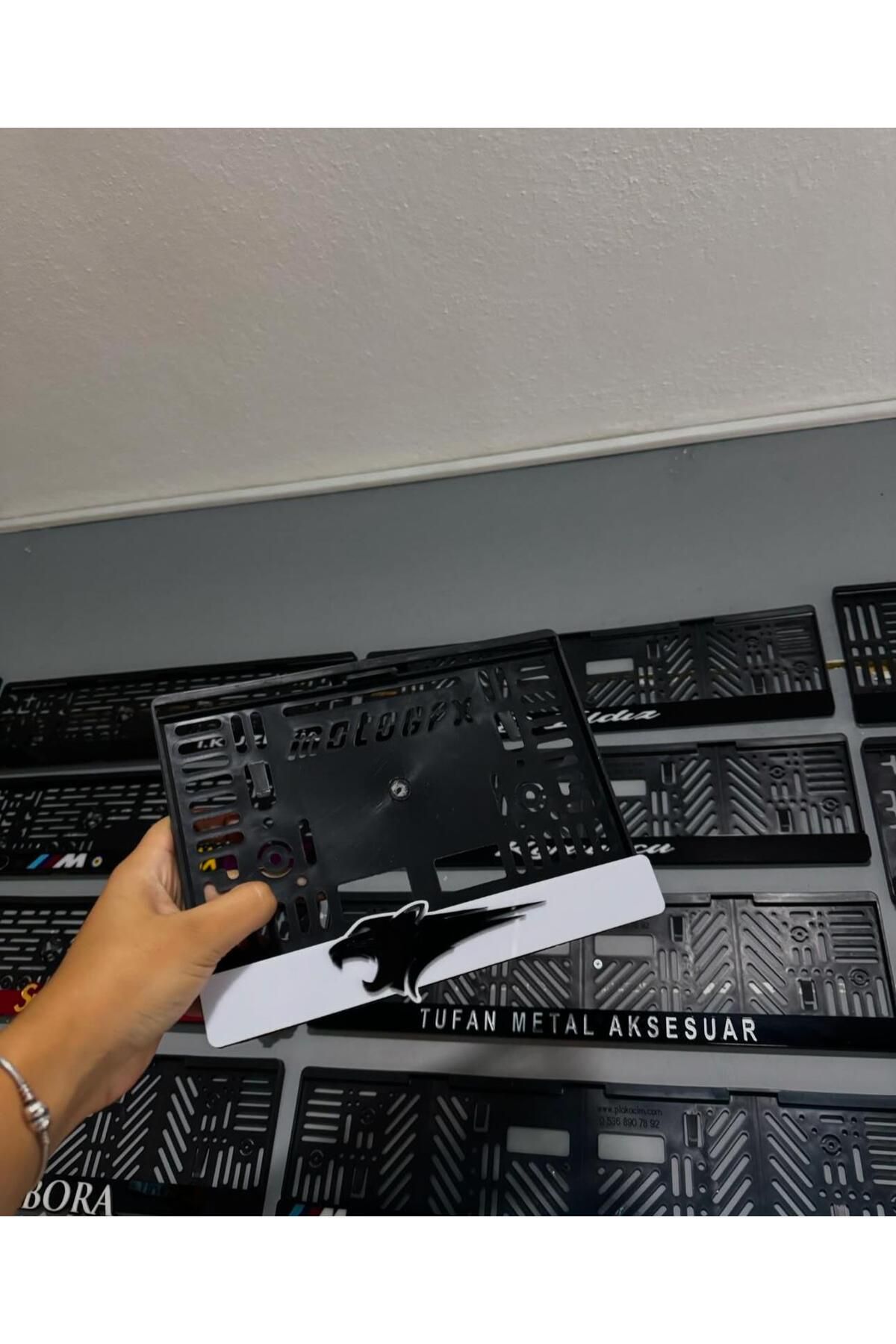RELAX GARAGE MOTOR PLEKSİ PLAKALIK