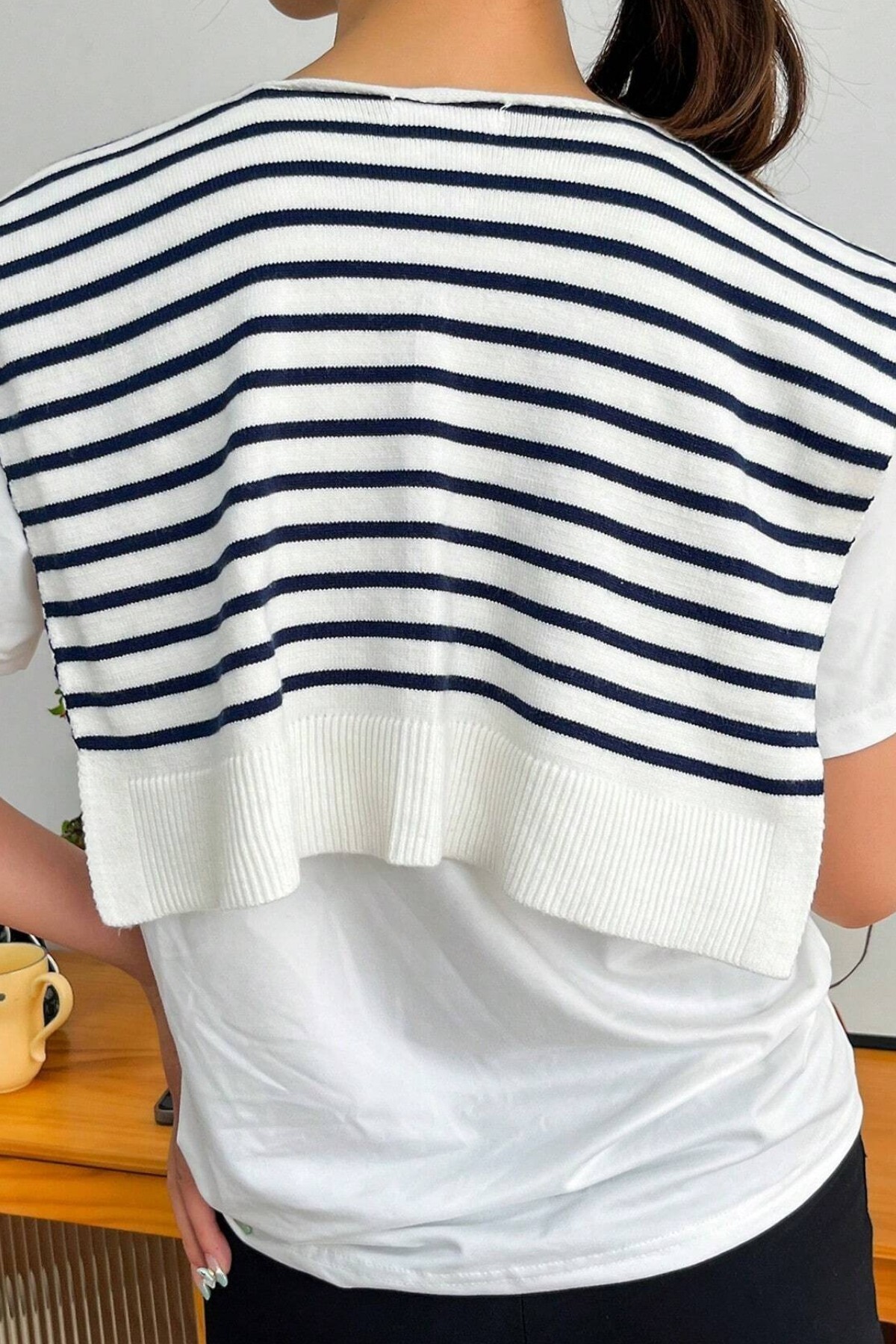 Moibody  %100 Akrilik Triko Örme Ofis ve Günlük Moda Omuz Şalı Ekru Zemin Çizgili - Görsel 4