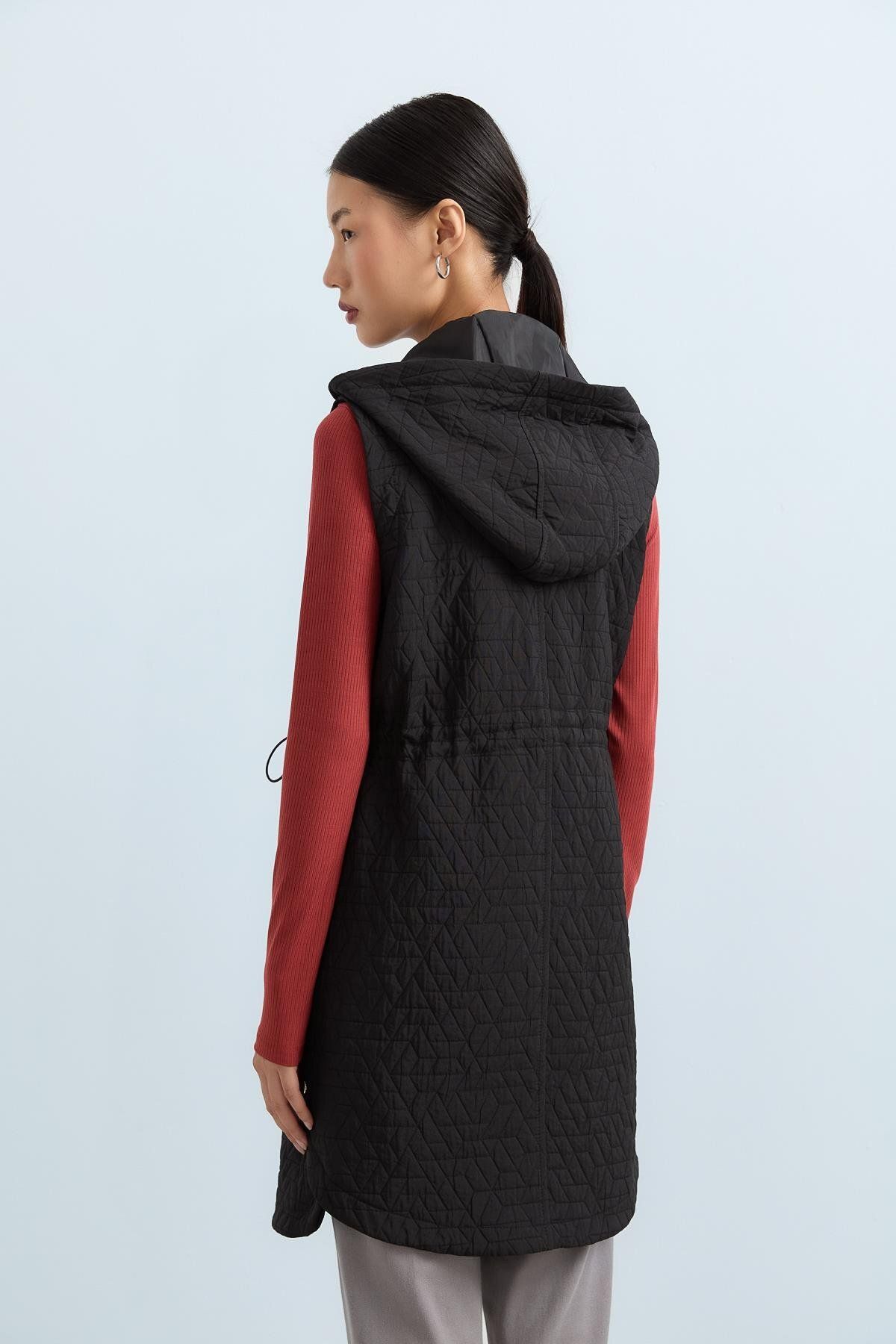 Nihan-Thin Quilted Accessory Detailed Sports Vest Black 3