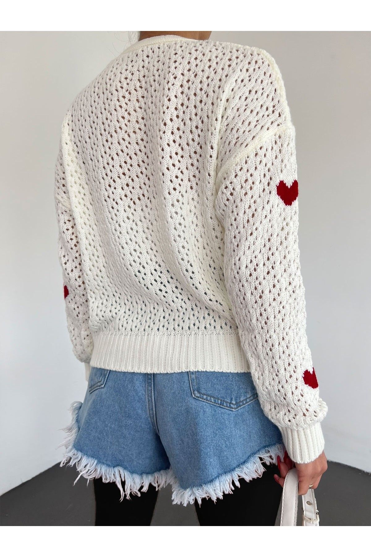 Modamorfo-Heart Pattern Buttoned Openwork Knitted Cardigan 4