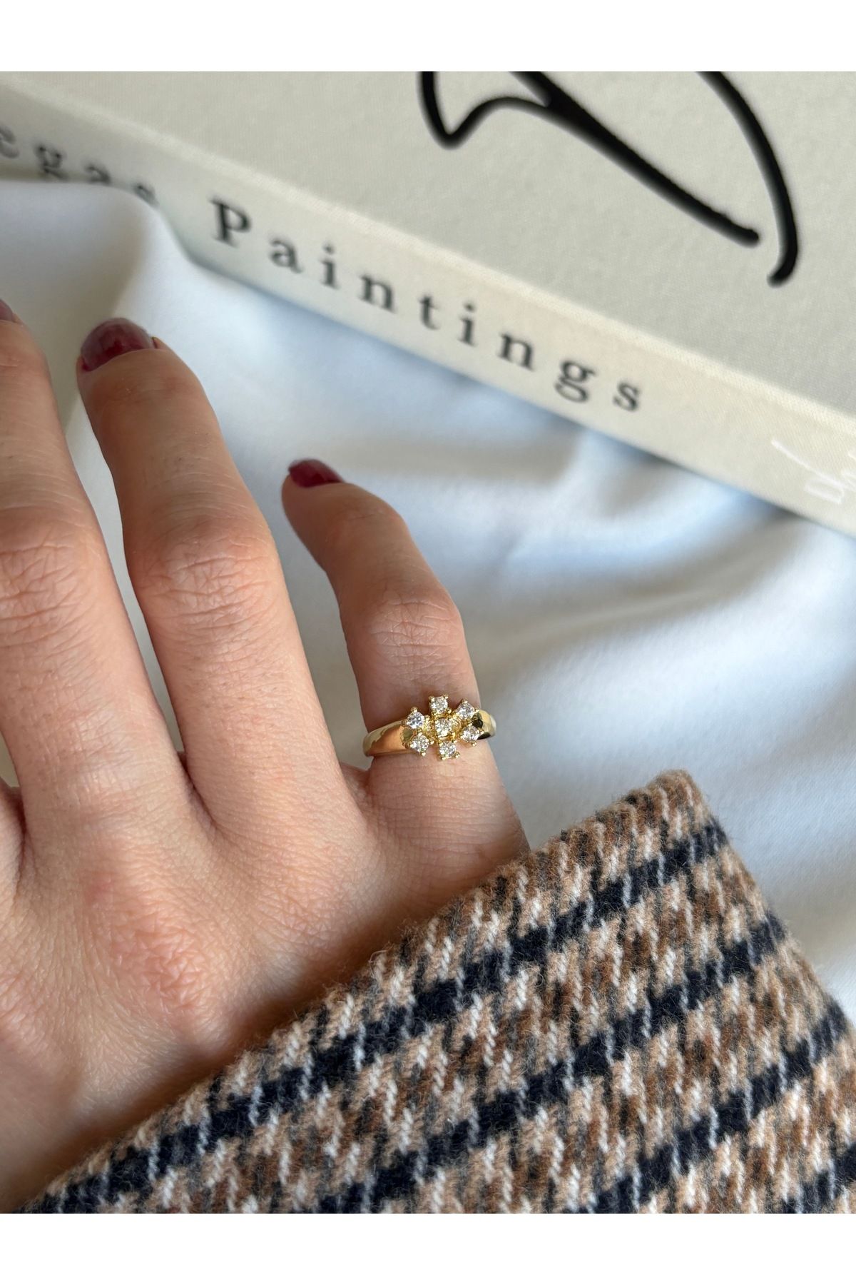 ringbox-Snowflake Sparrow Finger Ring 2