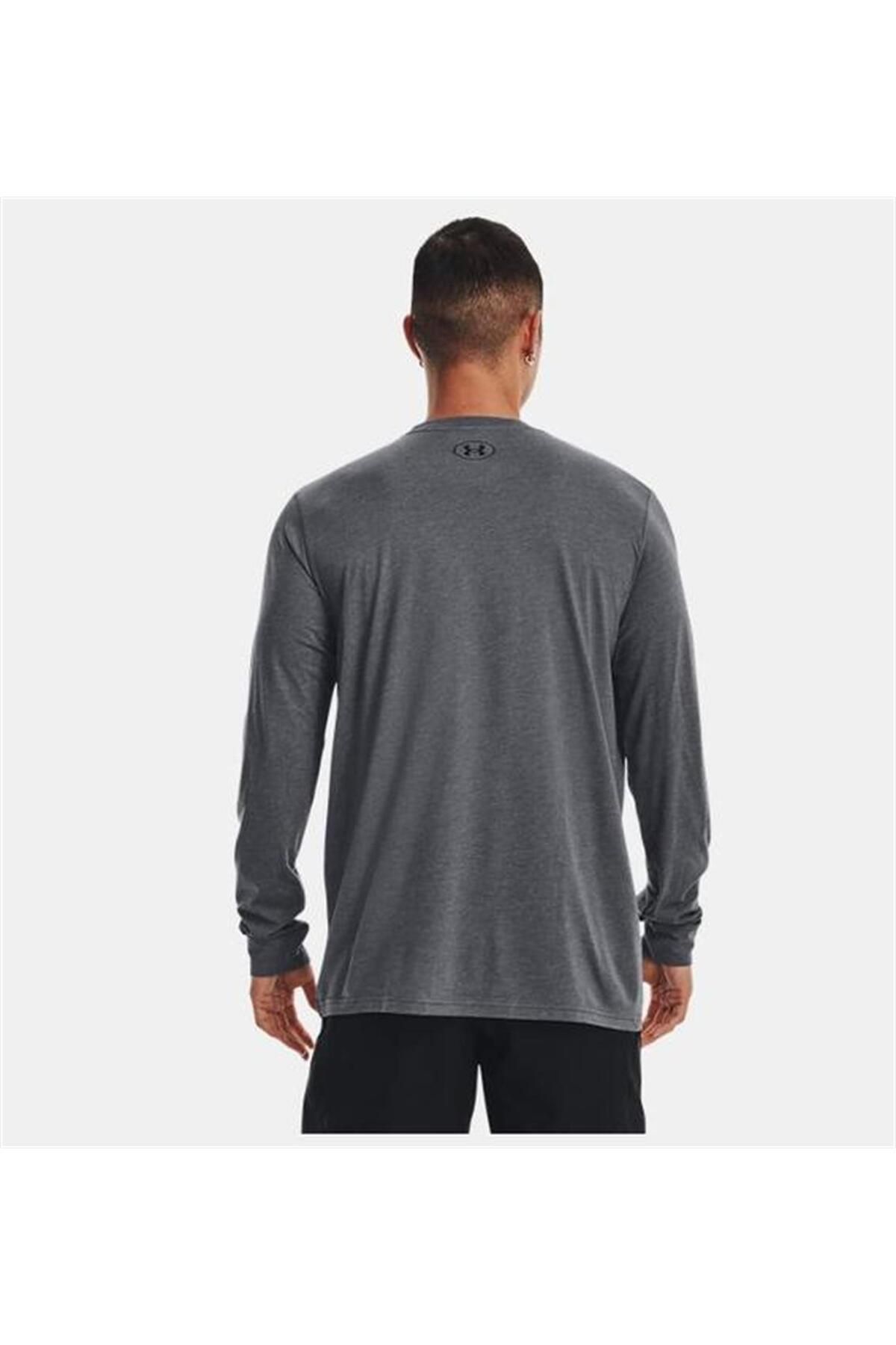 تی شرت ورزشی خاکستری مردانه و زنانه UA ورزشیtyle در سمت چپ قفسه سینه آستین بلند 1329585 012 Under Armour