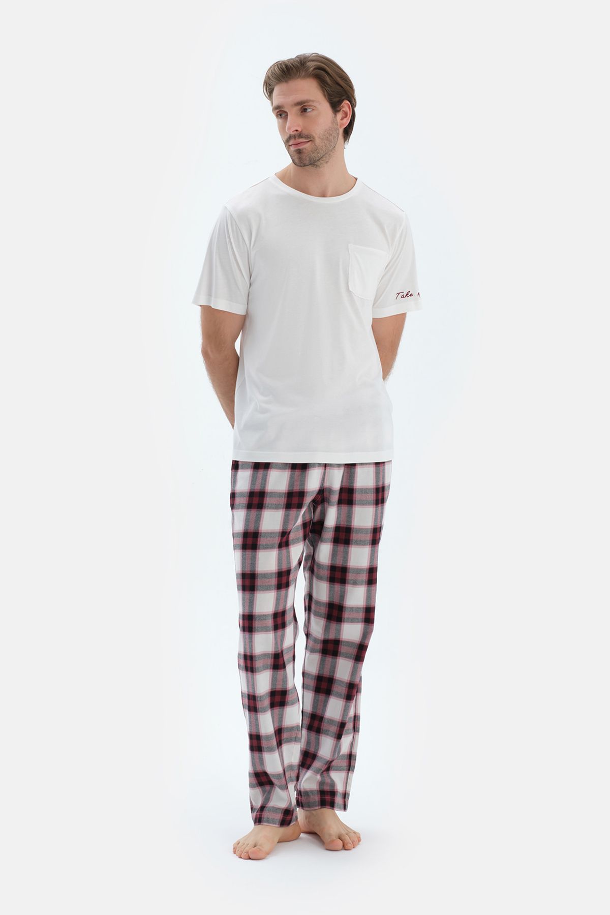 ست پیژامه مردانه گلدوزی ECRU به تفصیل شش لباس بافی T SHIRT PANTS Dagi