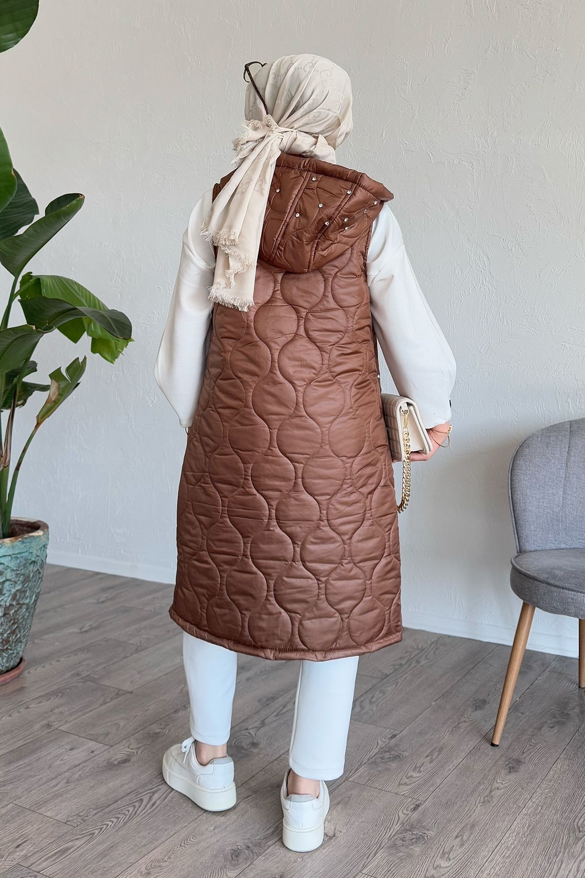 InStyle-Stone Quilted Hooded Bitter Brown Vest 4