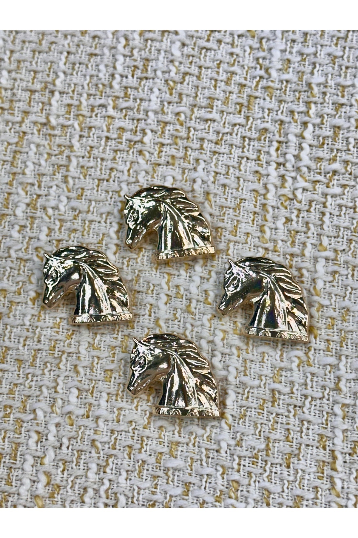 ODDA TASARIM ATÖLYESİ At kafası modelli gold renk 4lü düğme seti(2,5cm)