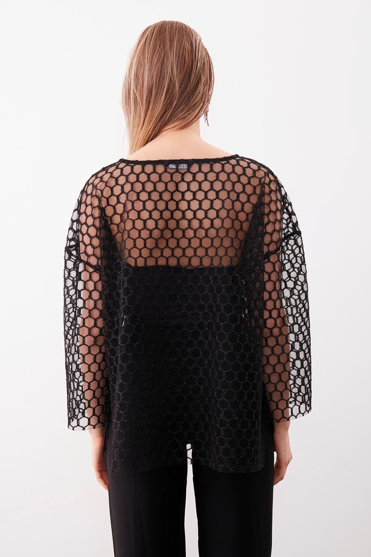 Vitrin-Honeycomb Patterned Transparent Blouse 3