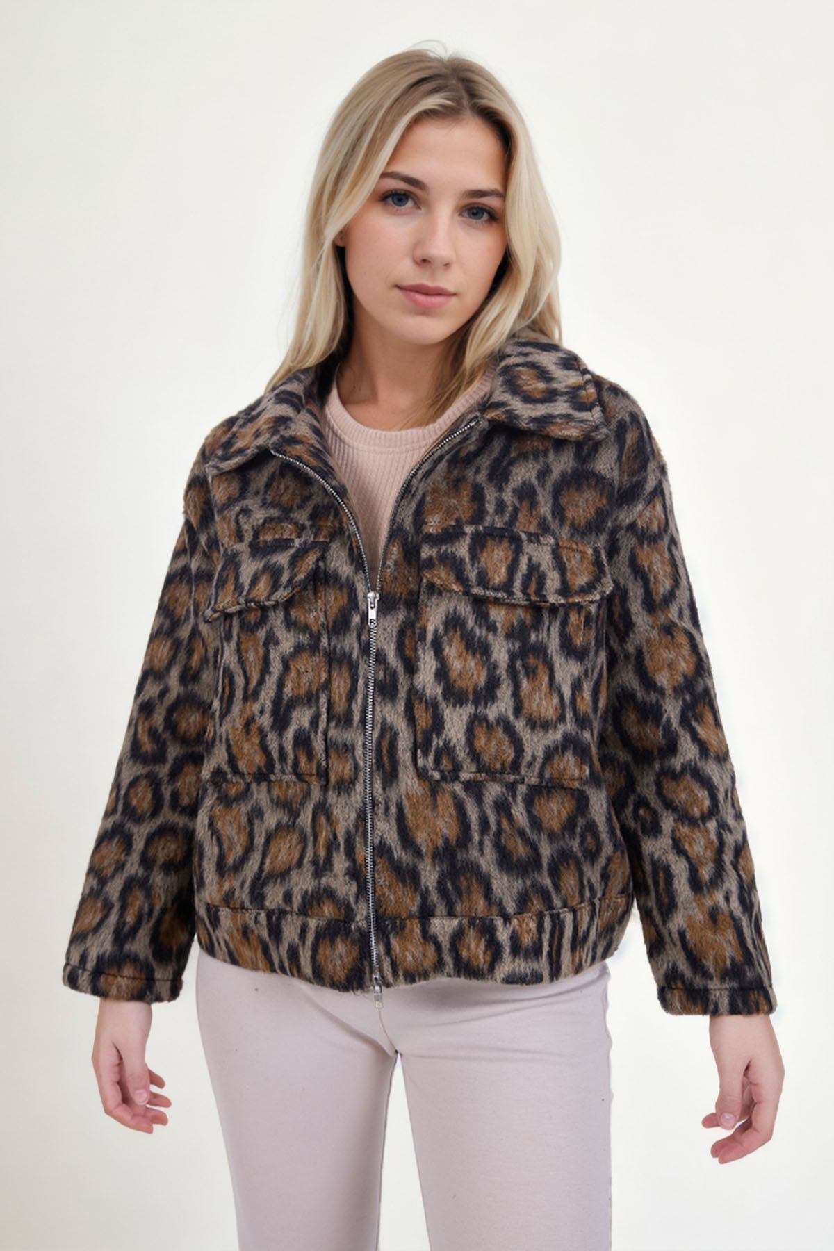 Vitrin-Zippered Leopard Pattern Jacket with Flap Pockets 1