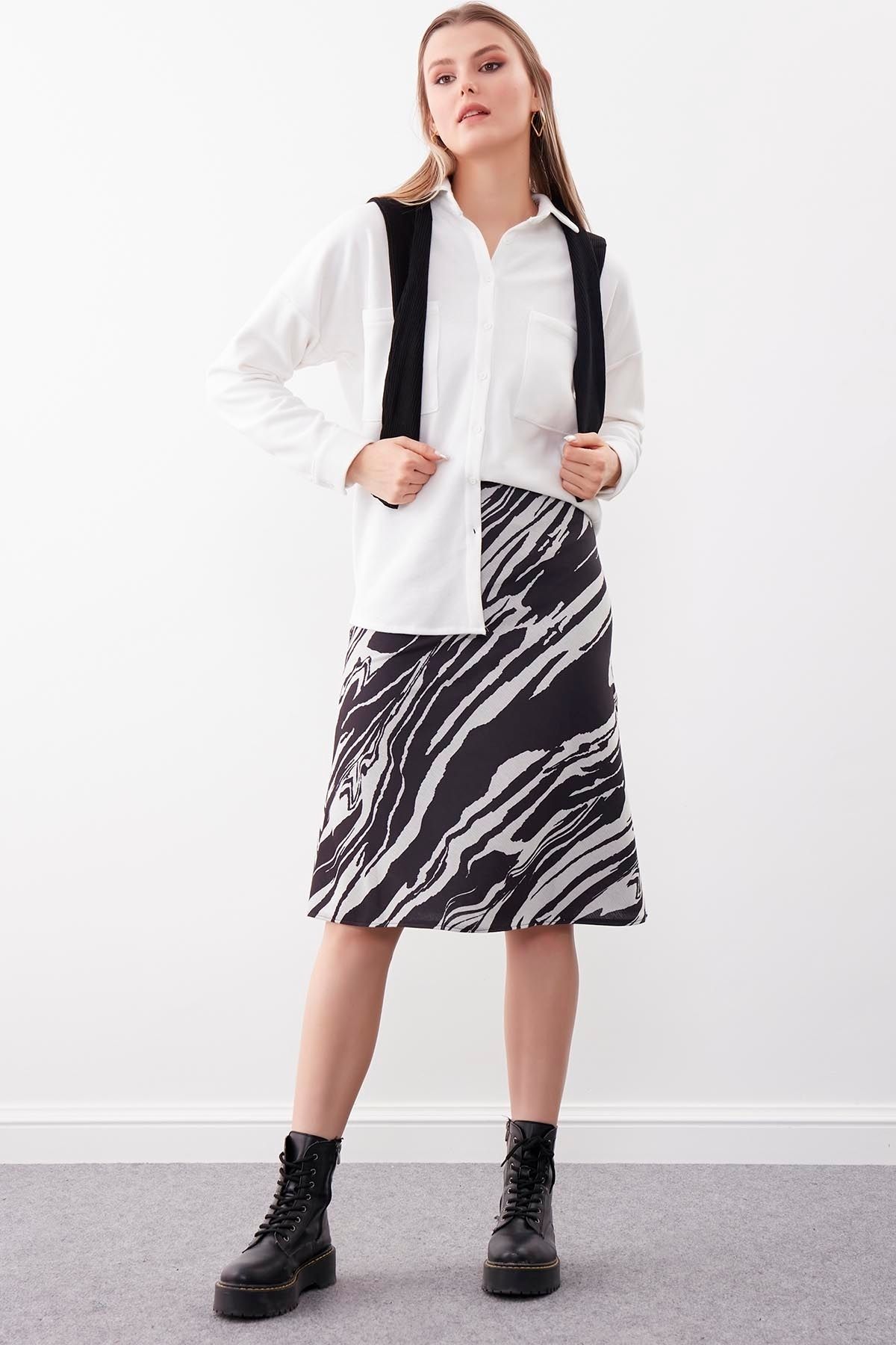 Vitrin-Zebra Pattern Bell Skirt 3