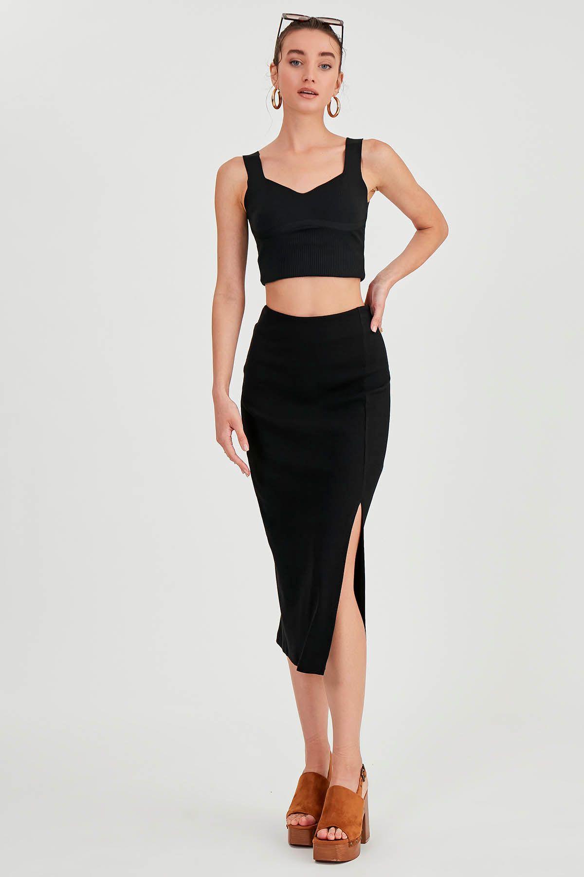 complete the look image