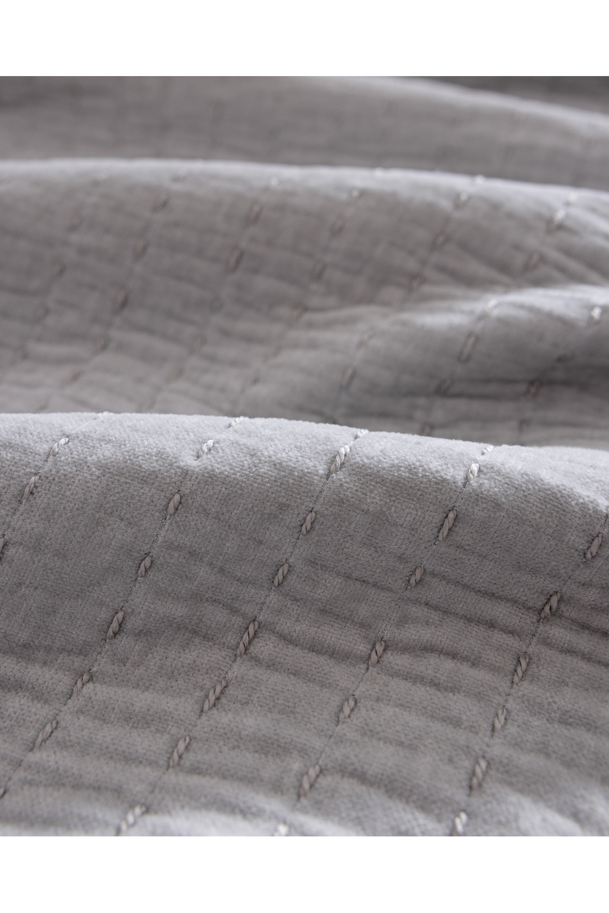 Madame Coco-Feolette Double Bedspread - Gray 7