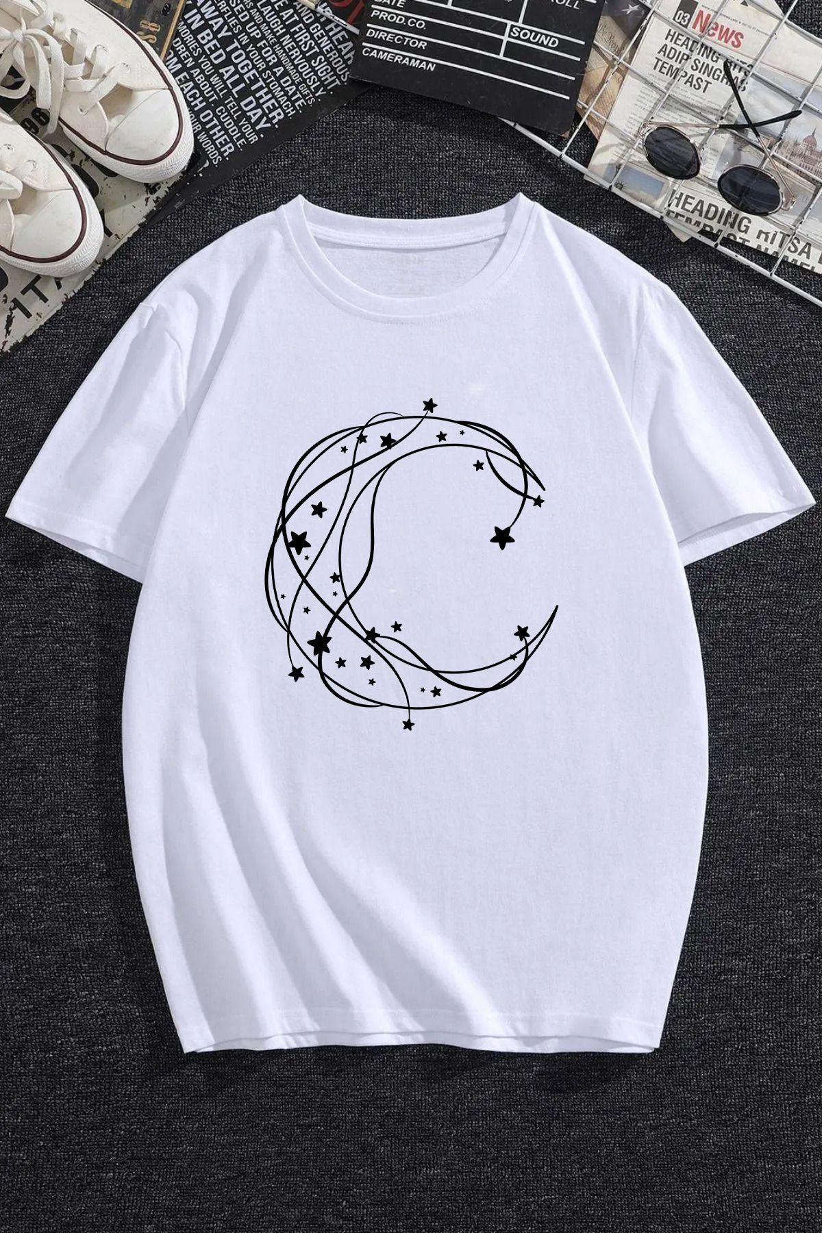 JAMPY Unisex Beyaz Ay Baskılı Oversize T-shirt