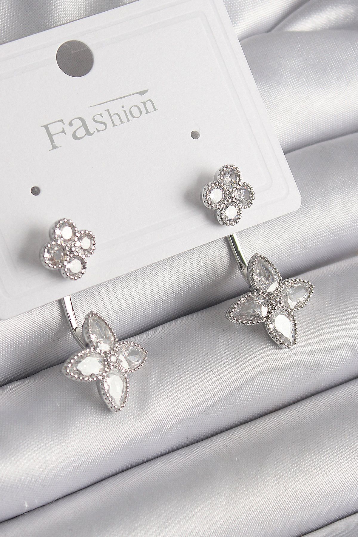 BZK ACCESSORİES Pirinç Gümüş Renk Zirkon Taşlı Yonca Model Kadın Küpe