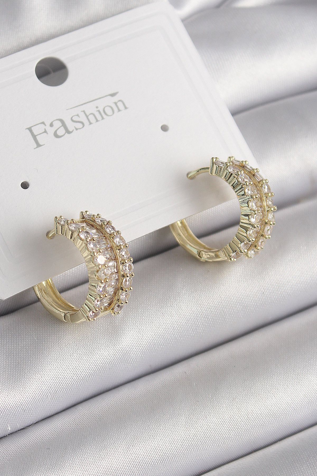 BZK ACCESSORİES Pirinç Gold Renk Zirkon Taşlı Halka Model Kadın Küpe