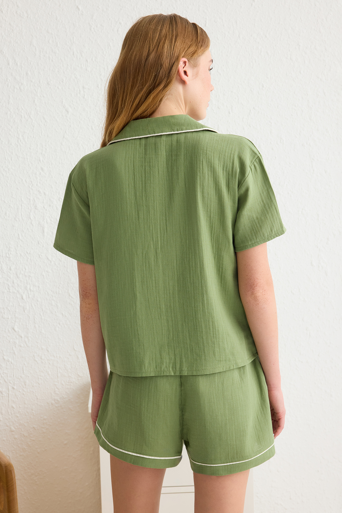 Trendyolmilla  Açık Yeşil %100 Pamuklu Biyeli Müslin Şortlu Dokuma Pijama Takımı THMSS25PT00045 - Görsel 5