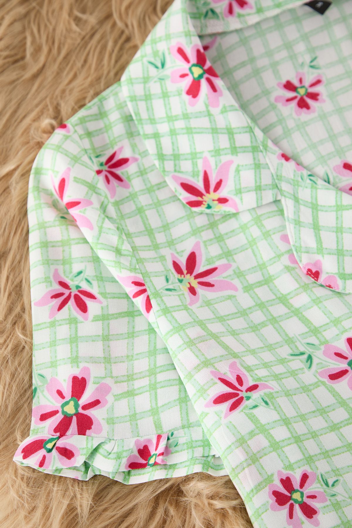 Trendyol Collection-Set pijama cu pantaloni scurți din viscoză - imprimeu floral mentă, volane THMSS23PT00167 2