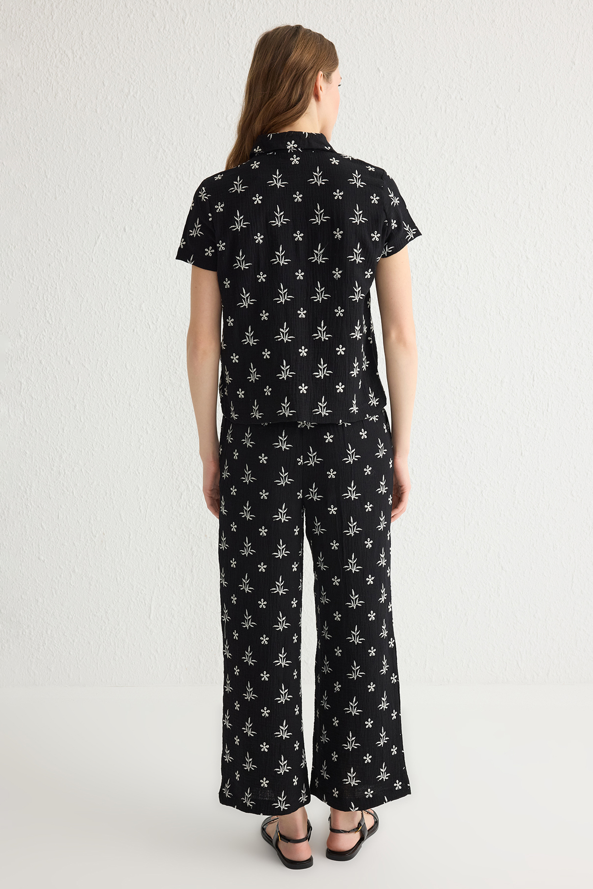 Trendyolmilla  Siyah Brode/Fisto Detaylı Dokuma Alt-Üst Takım TWOSS25AU00019 - Görsel 7