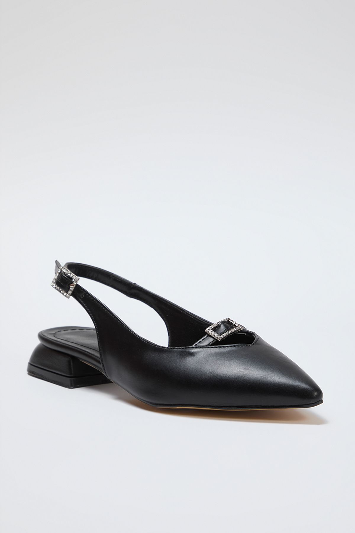 TRENDYOL SHOES Szpiczaste Baleriny Damskie Z Odkrytymi Plecami I Czarnymi Dodatkami Z Kamienia Takss25be00007 Kobieta - 37