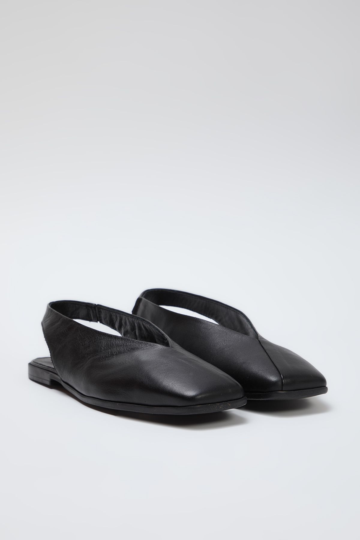 TRENDYOL SHOES-Schwarze Damen-Ballerinas aus echtem Leder mit offenem Rücken und quadratischer Zehenpartie TAKSS25BE00018 4