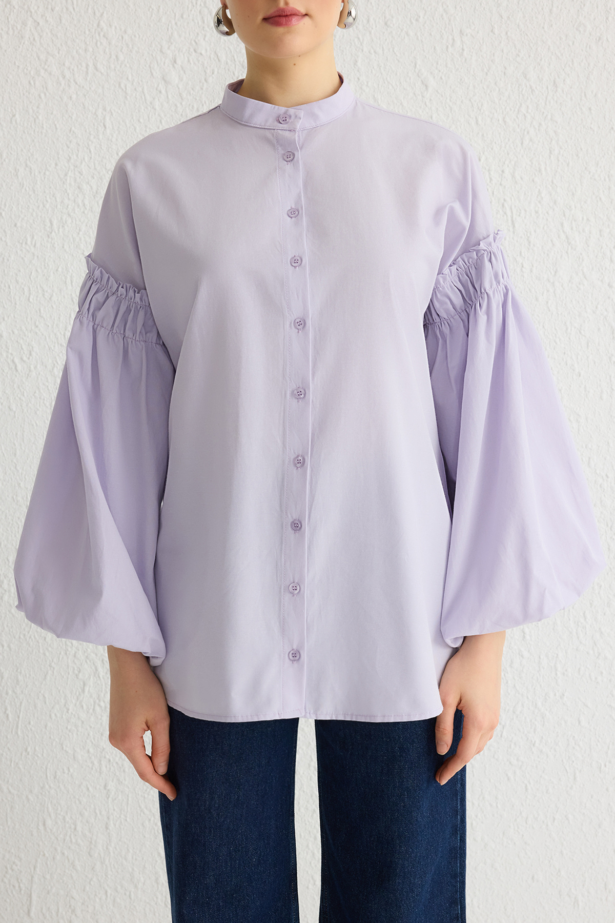 Trendyol Modest-Fliederfarbenes, gewebtes Baumwollhemd mit Ballonärmeln TCTSS24TG00048 4