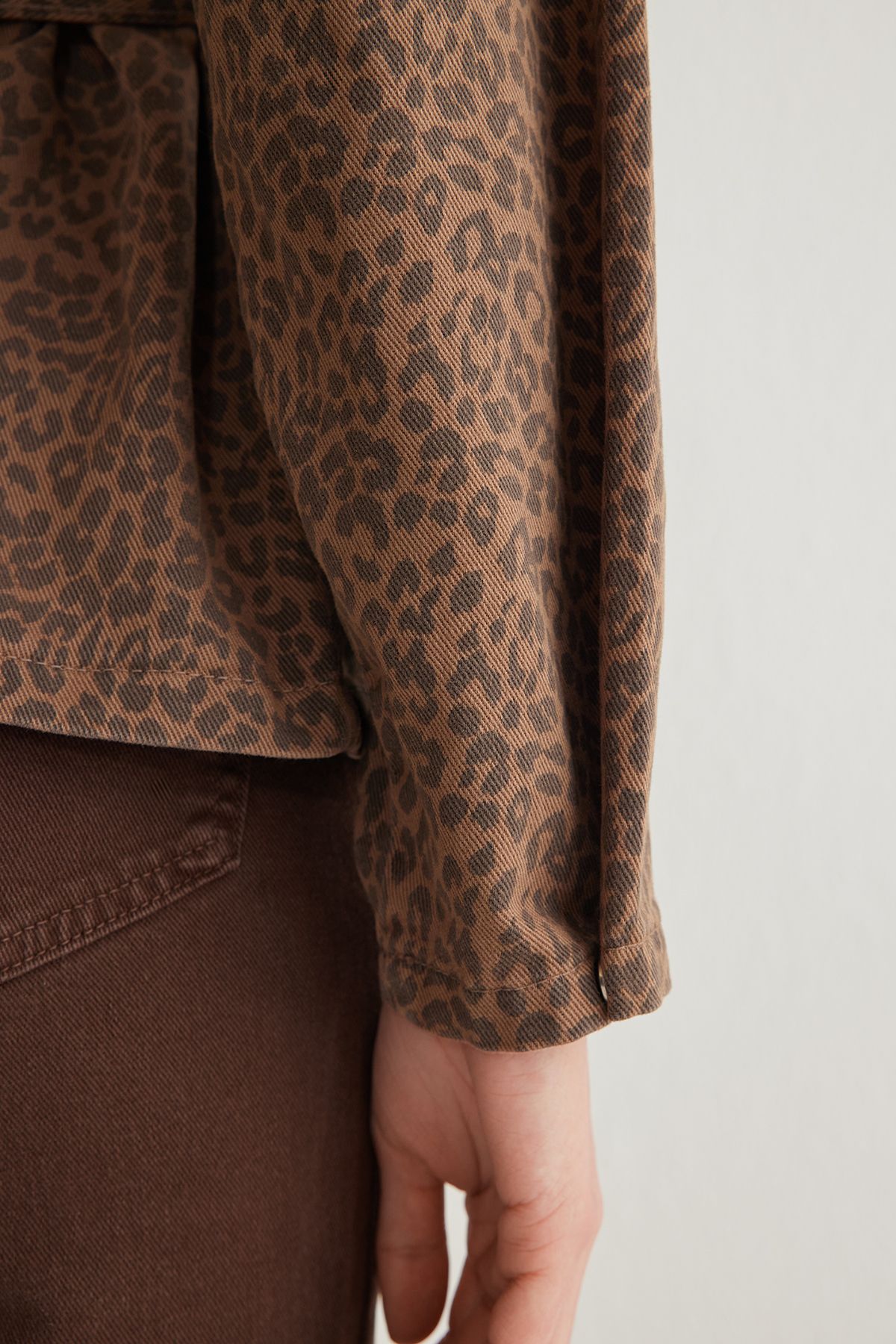 Trendyol Collection-Multicolor Leopard Print Belted Brown Denim Jacket Twoss25Ce00027 4