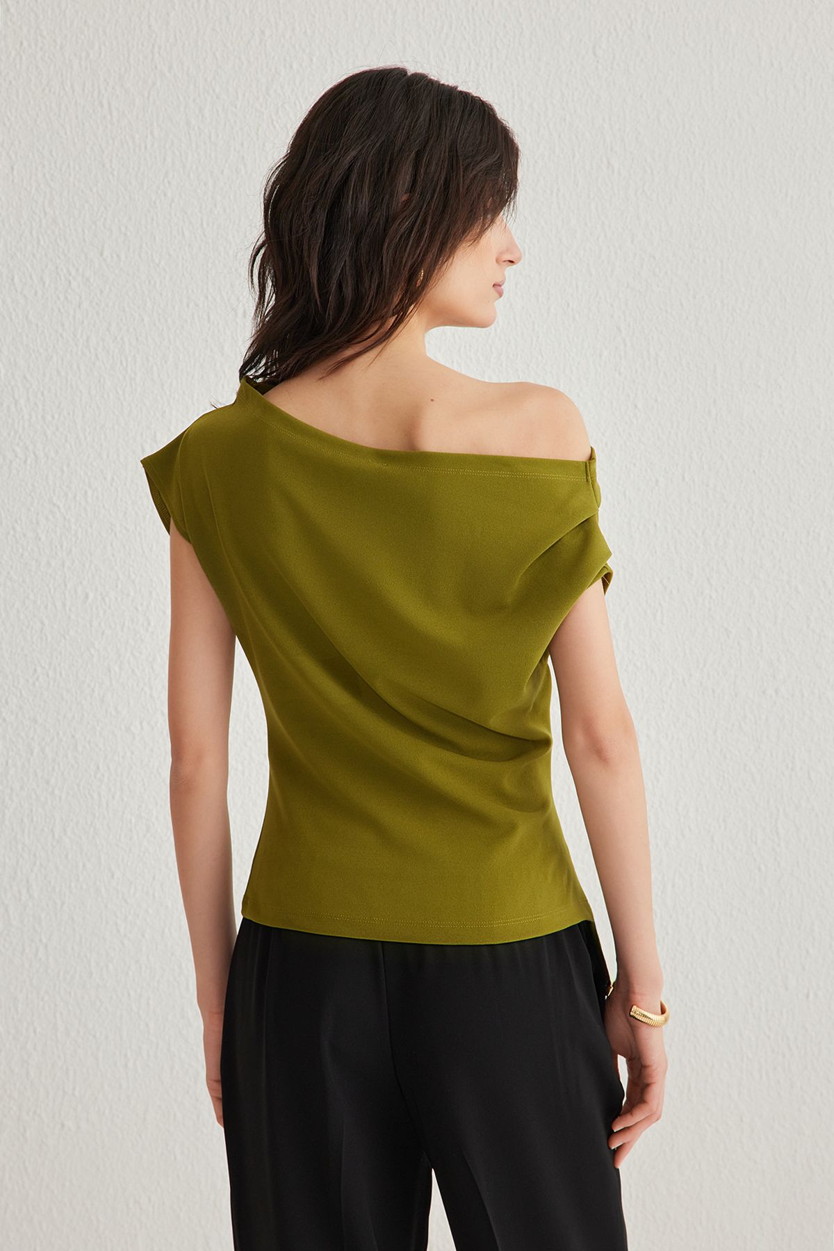 Trendyol Collection-Ölgrüne Strickbluse mit asymmetrischem Ausschnitt und Kordelzug – TWOSS25BZ00024 5