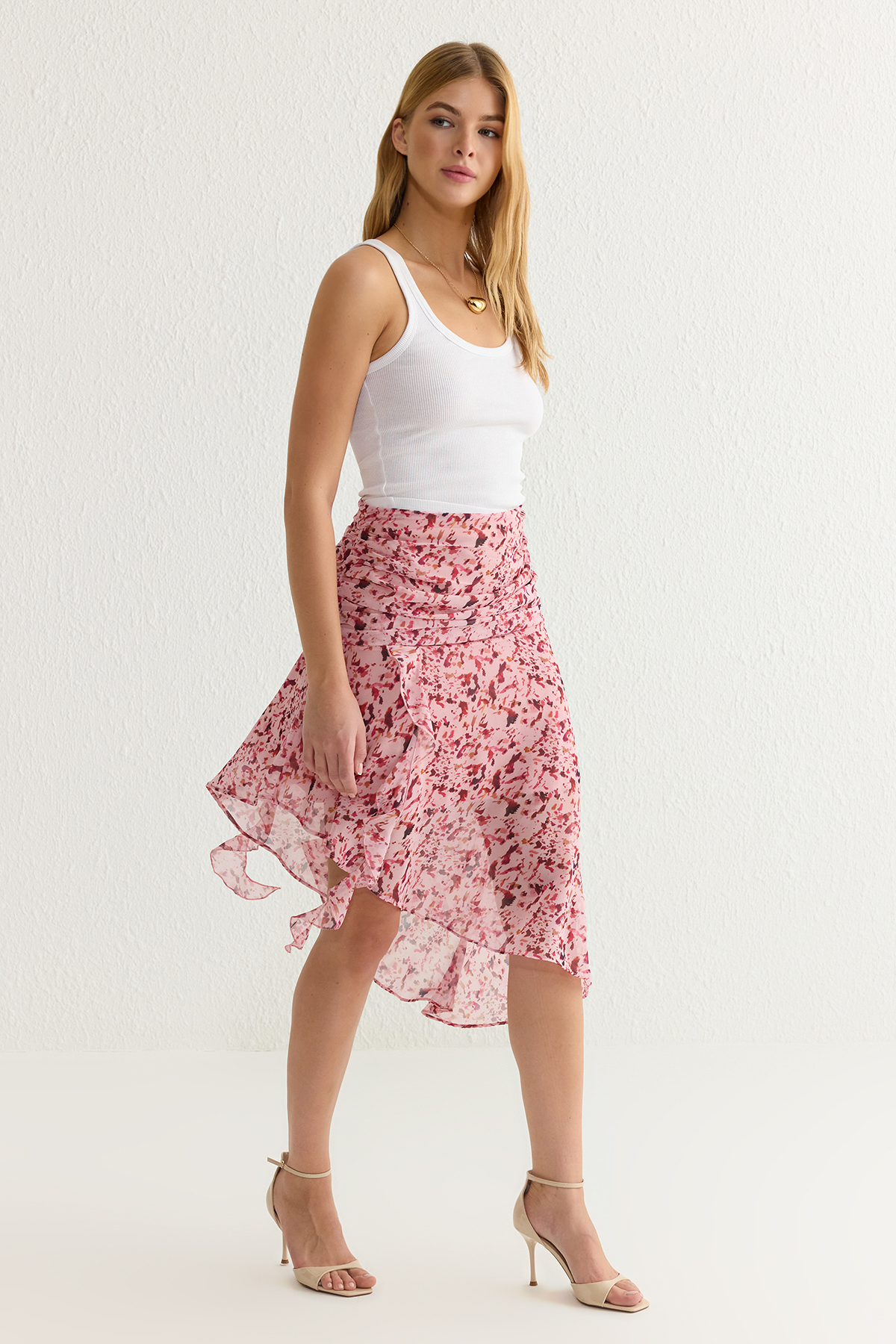 Trendyolmilla  Pembe Asimetrik Midi Boy Şifon Çiçekli Dokuma Etek TWOSS25ET00039 - Görsel 2