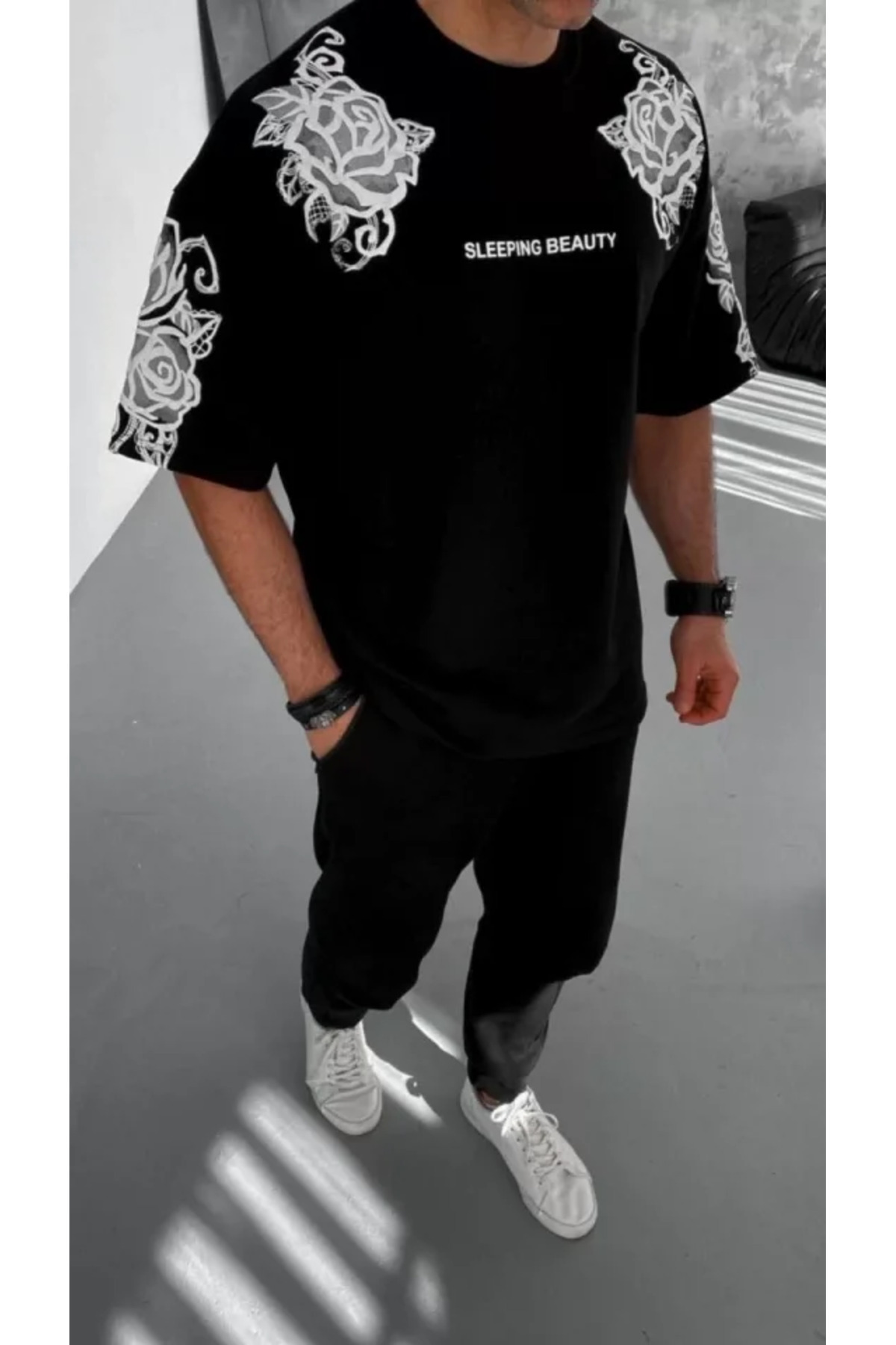Unisex Flok Kabartma Baskılı T-Shirt - Siyah