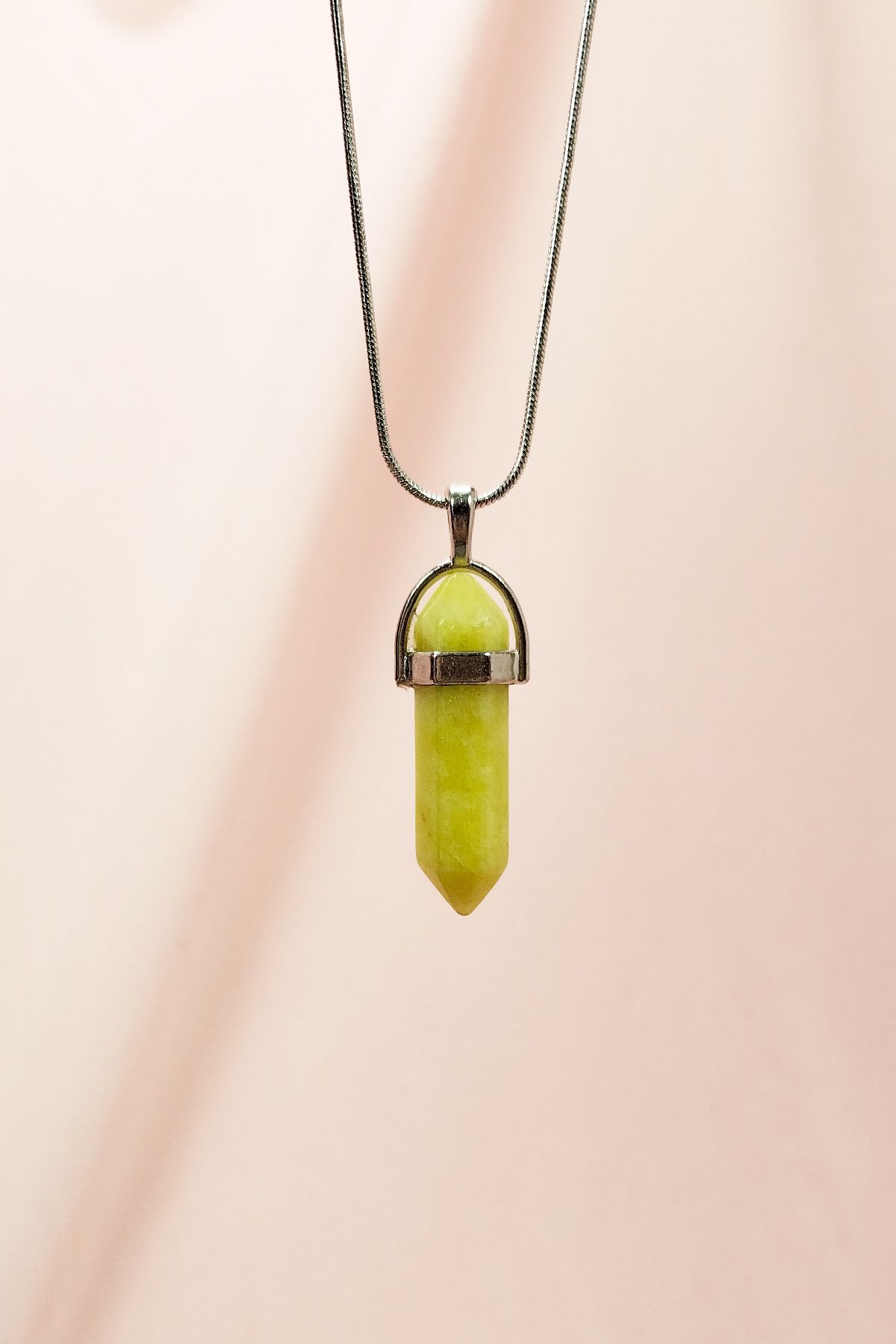 Royaleks Peridot Doğal Taşı Zincirli El Yapımı Tasarımlı Kolye Uç: 3,5 cm Zincir: 20 cm Kutulu