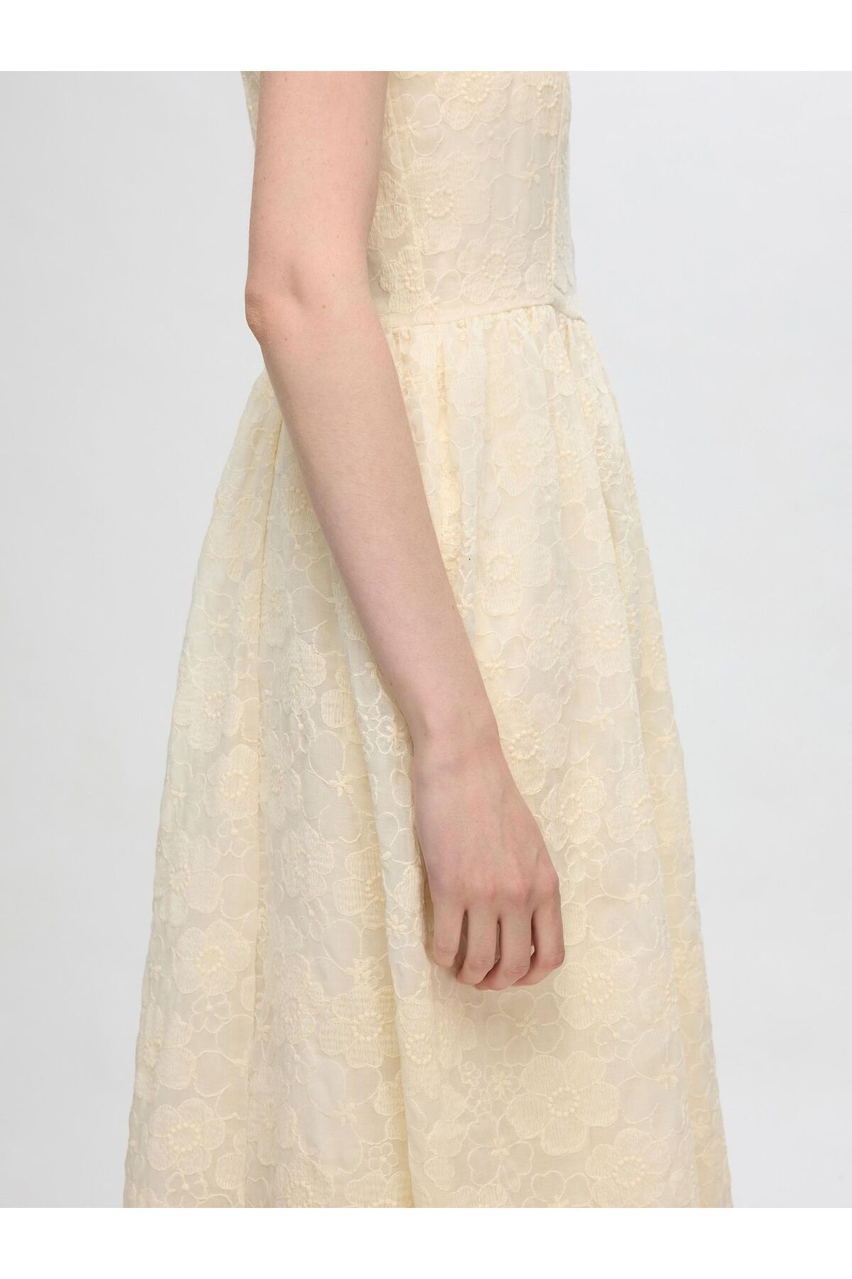Selected Femme-Midikleid Broderie Anglaise 5
