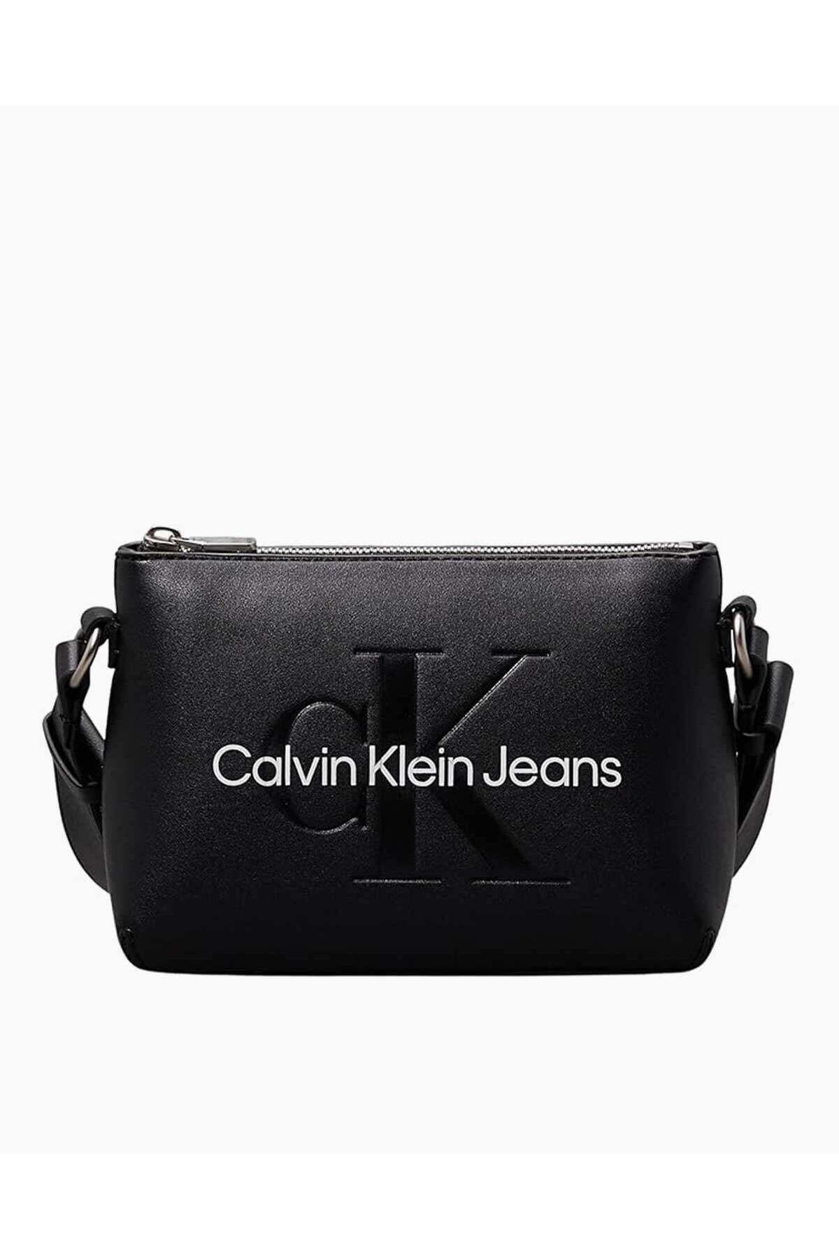 Calvin Klein SCULPTED CAMERA POUCH21 MONO