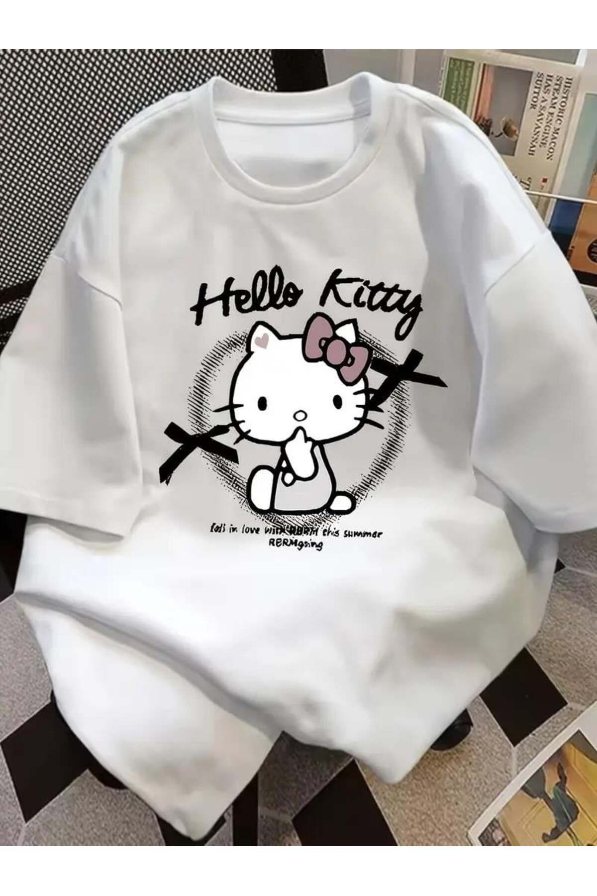 BAREM BUTİK Barem Butik  Hello Kitty Graffiti Oversize T-shirt