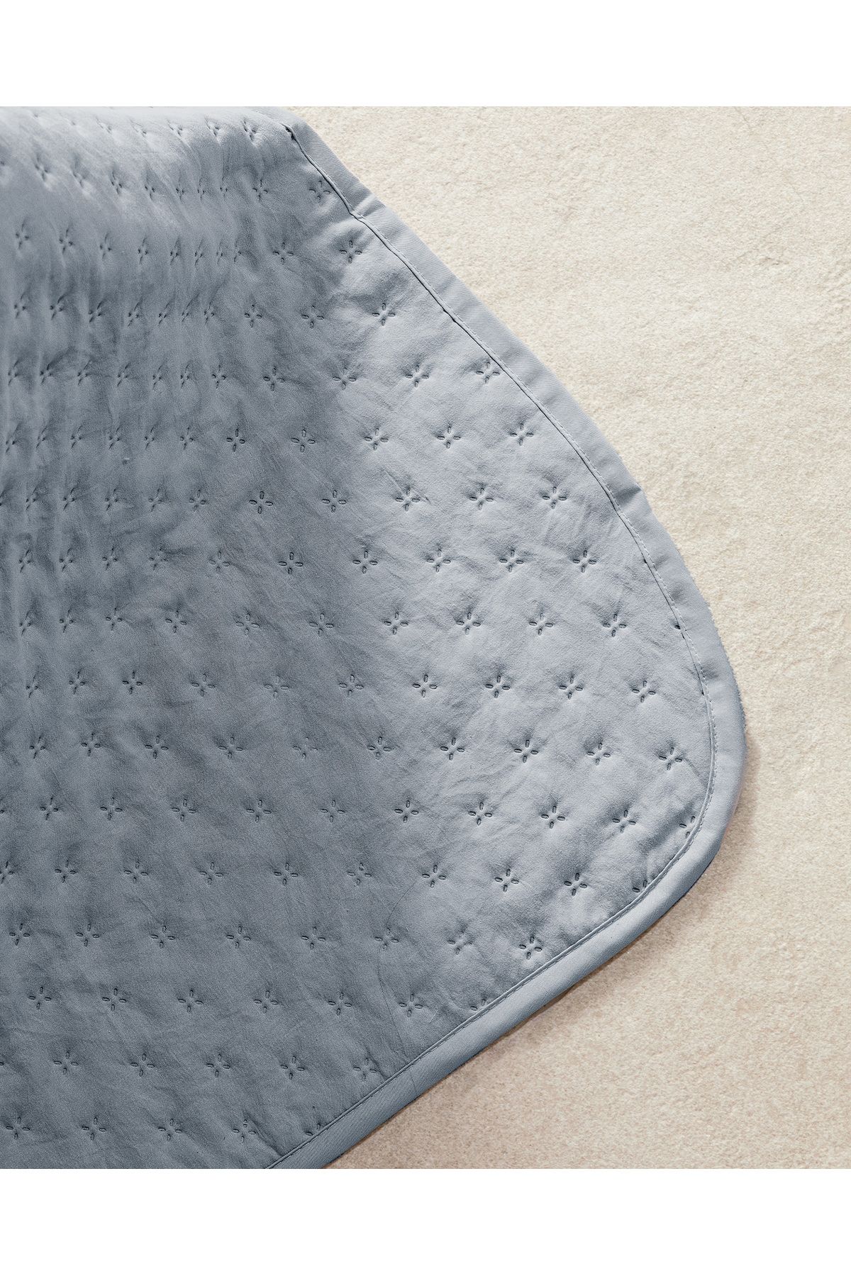 Madame Coco-Rennes Double Bedspread - Indigo Design 6