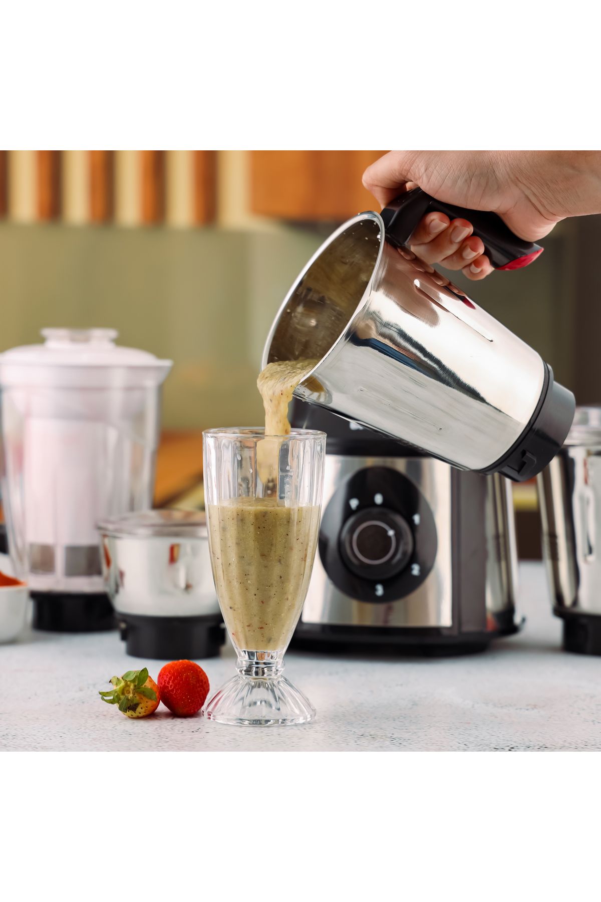 Geepas-5-IN-1 Mixer Grinder |  Modern Design, Durable Body, Robust Handles and Sharp Blades 3