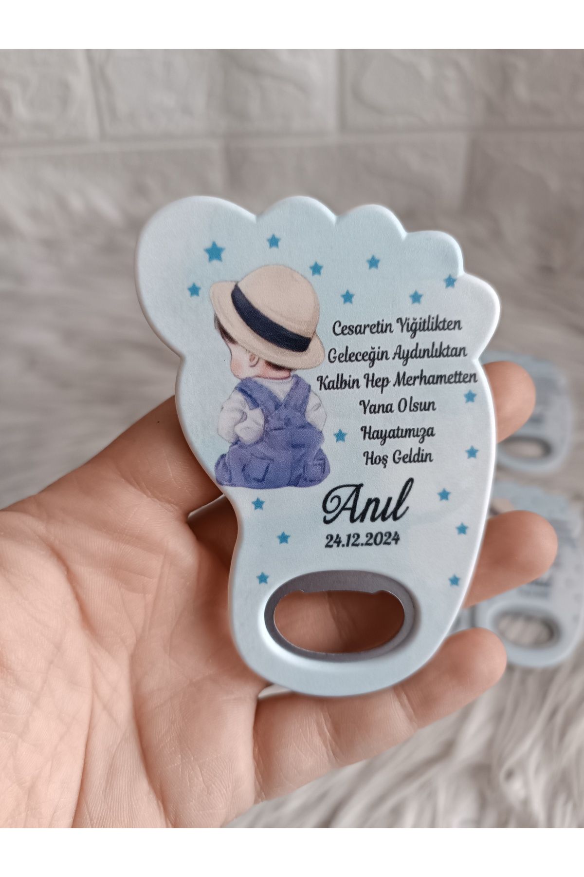 Doğrukan Hediyelik 25 adet arkası dönük oturan bebekli ayak açacak magnet yenidoğan doğum günü mevlüt hediyelikleri