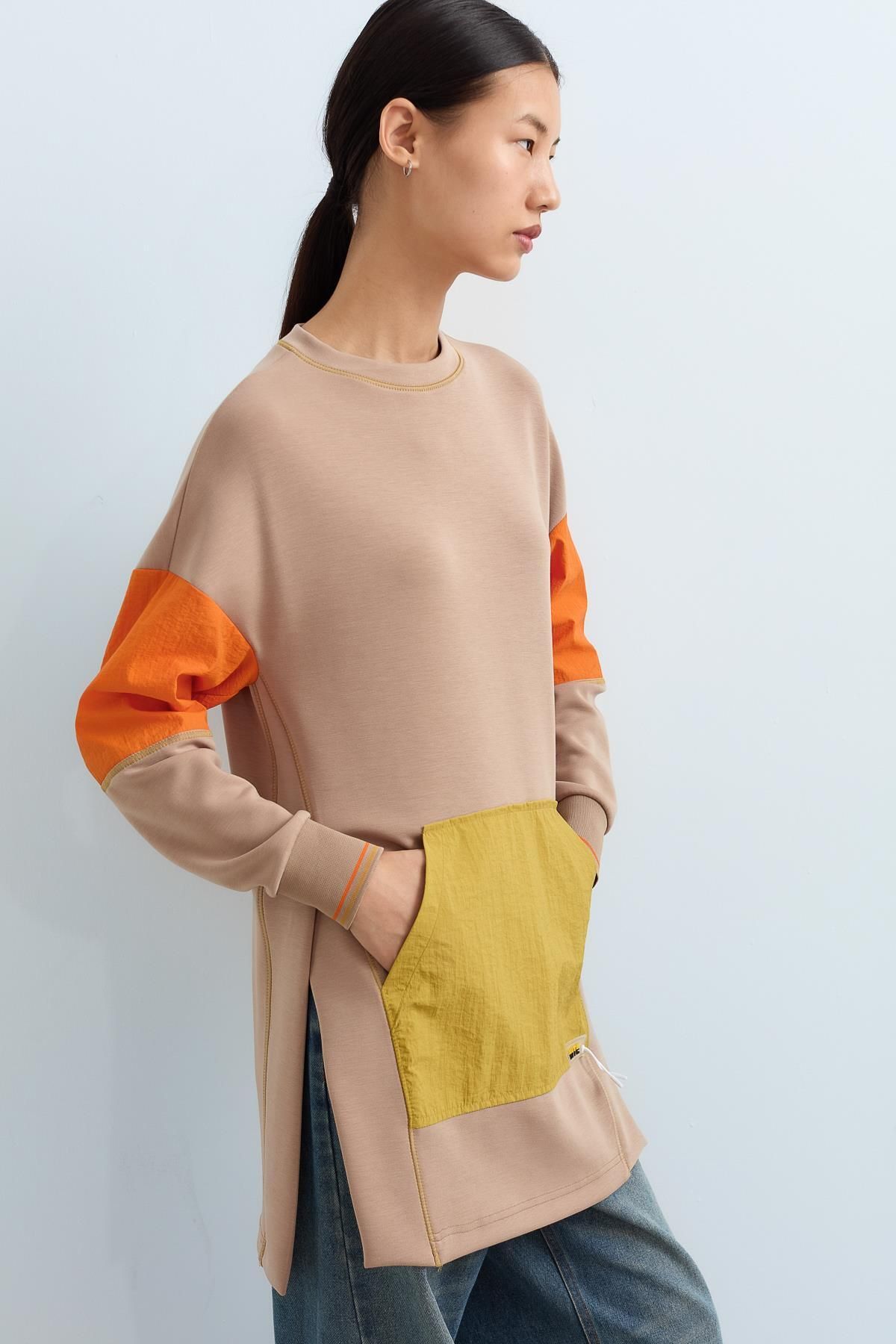 Nihan-Camel Color Blocked Kangaroo Sweatshirt - Pocketed 2