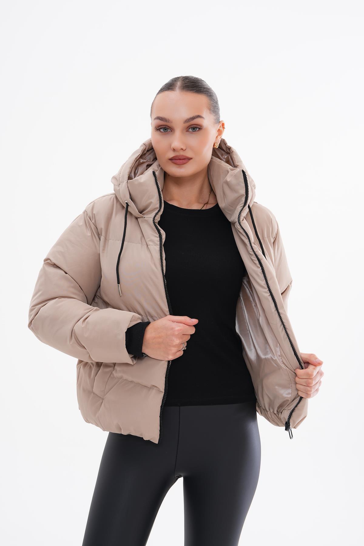 ŞİMAL Dámský vatovaný kabát s kapucí a detaily 245323 -