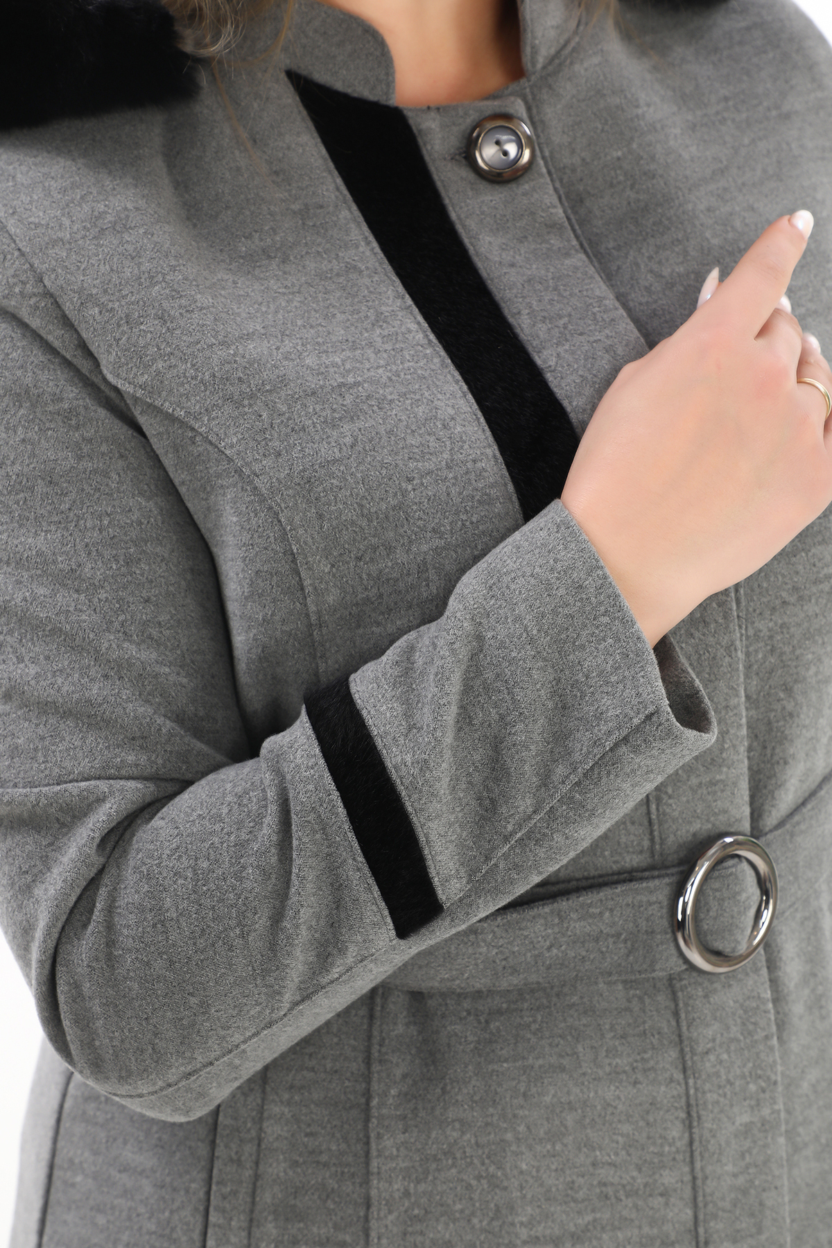 minessa  FOX KUMAŞ DETAYLI DÜĞMELİ KOPUŞONLU KAŞE ASTARLI MANTO