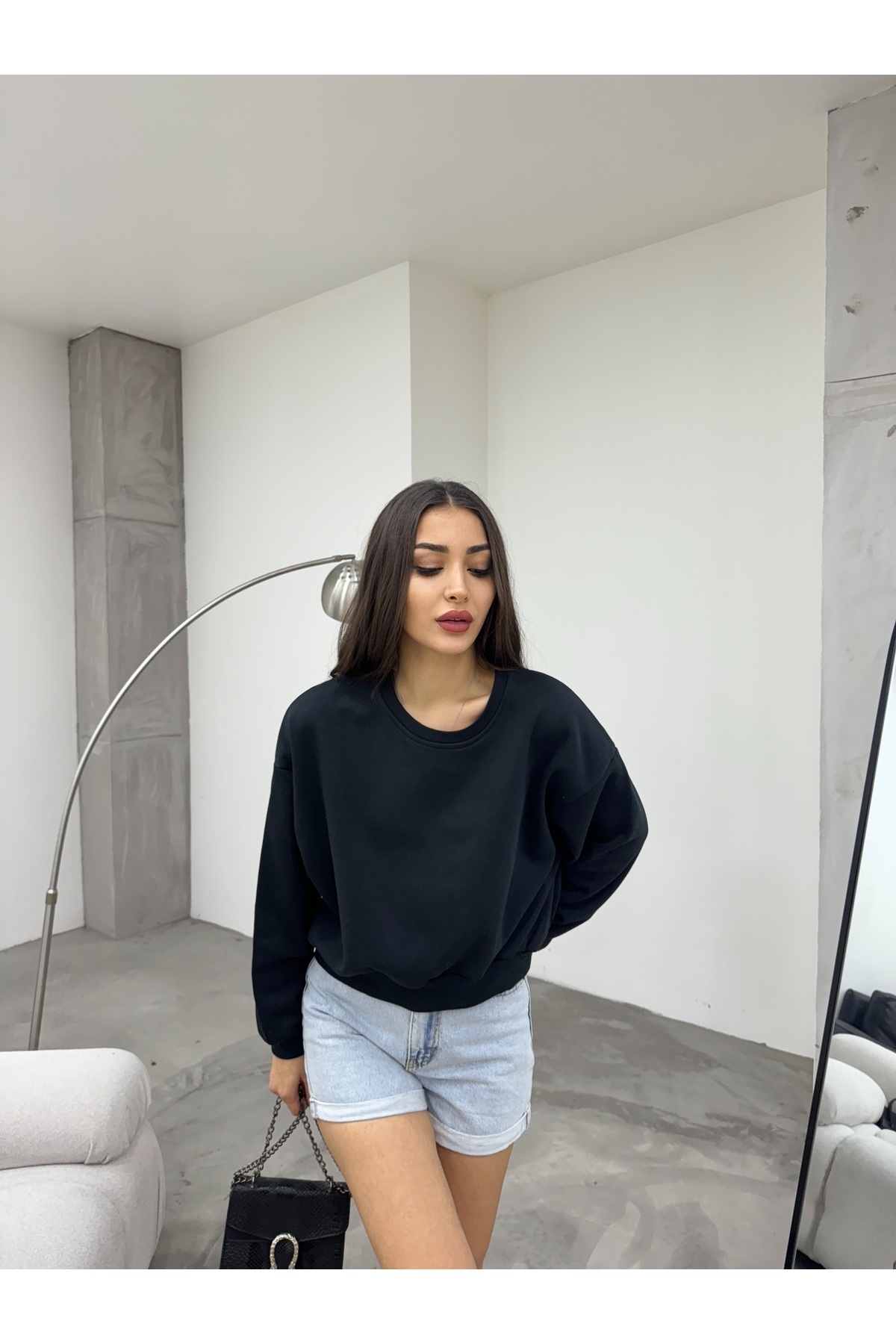 BİKELİFE-Schwarzes, kurzes Oversize-Sweatshirt für Damen 8