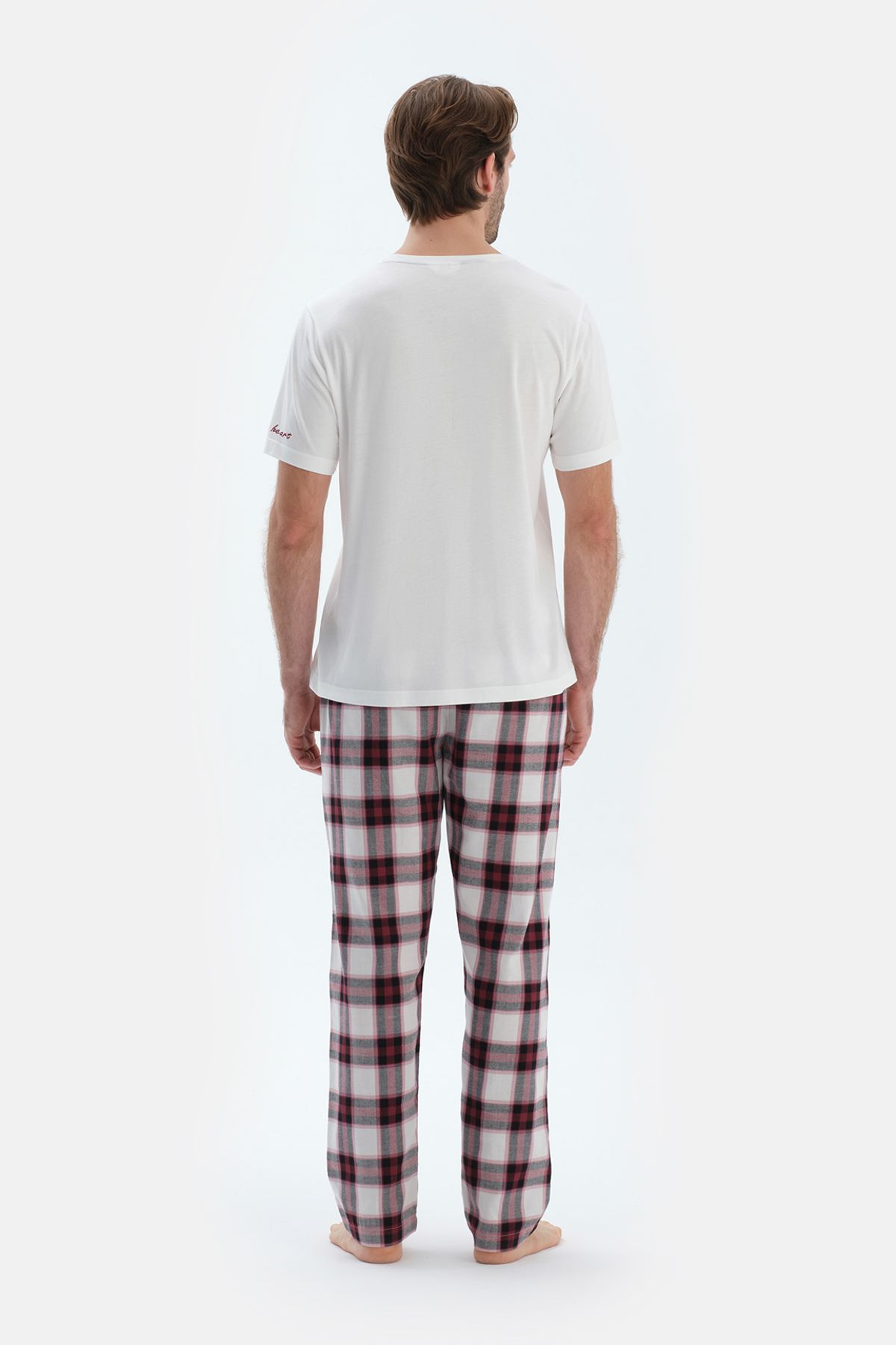 ست پیژامه مردانه گلدوزی ECRU به تفصیل شش لباس بافی T SHIRT PANTS Dagi
