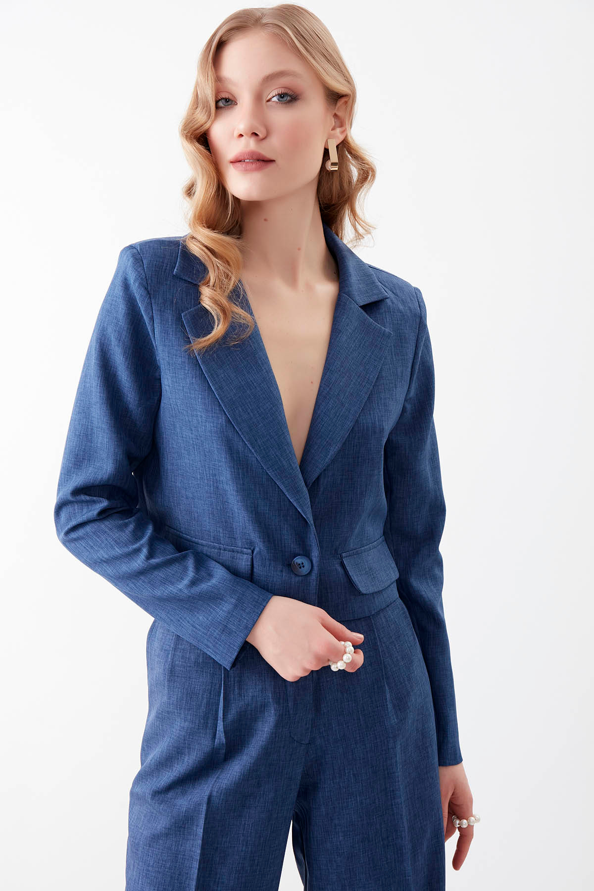 Vitrin-Single Button Crop Jacket with Flap Pocket 2