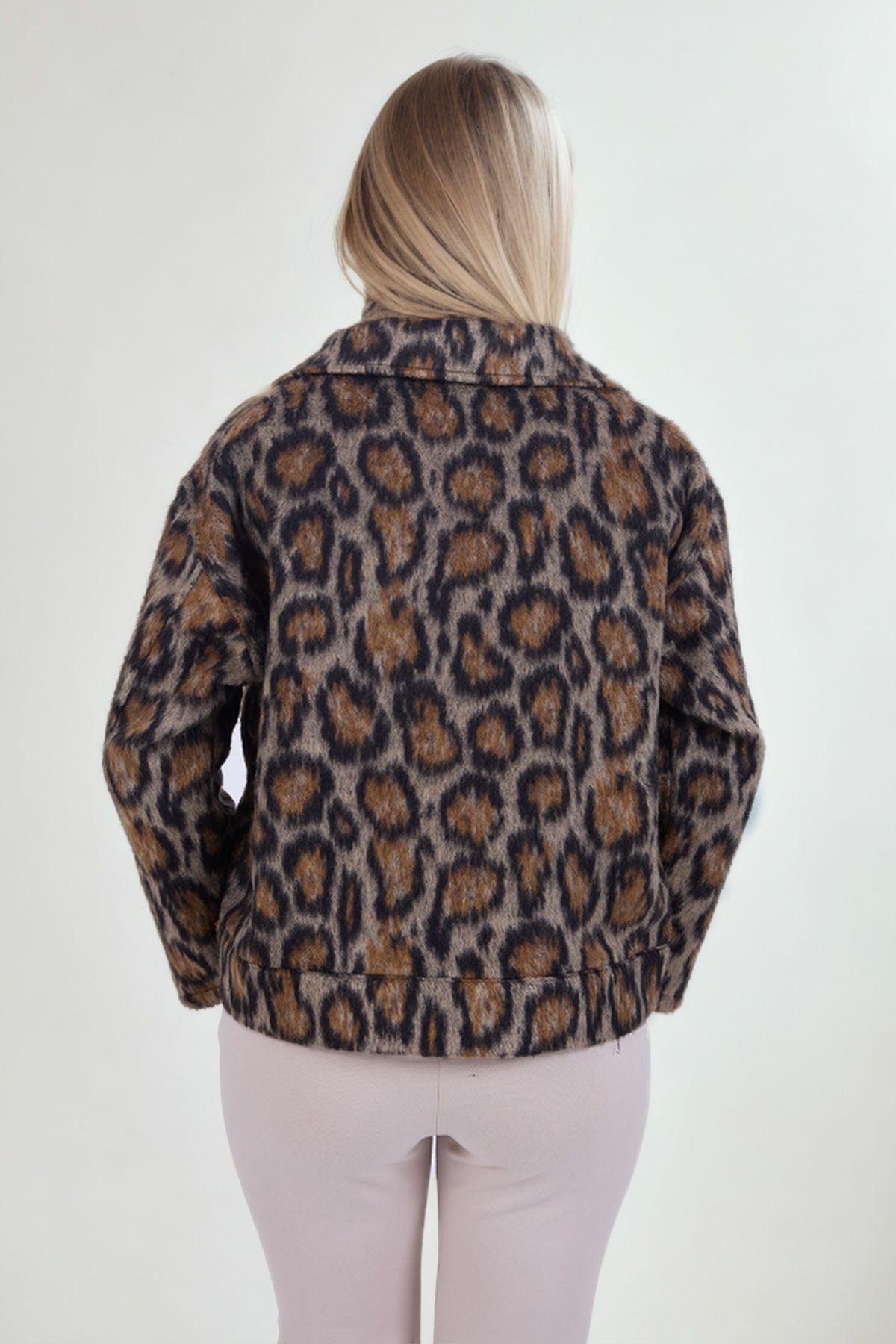 Vitrin-Zippered Leopard Pattern Jacket with Flap Pockets 5