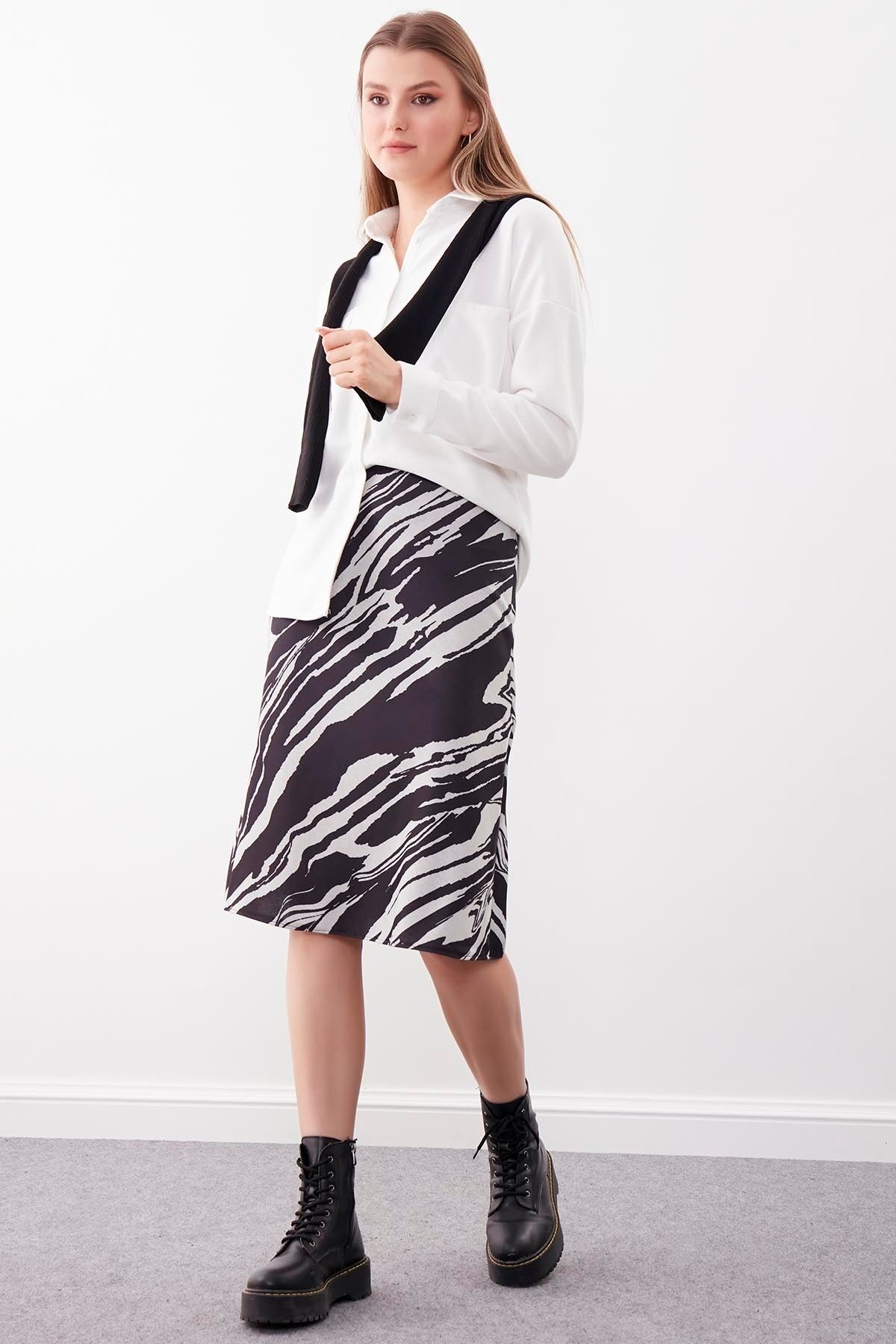 complete the look image
