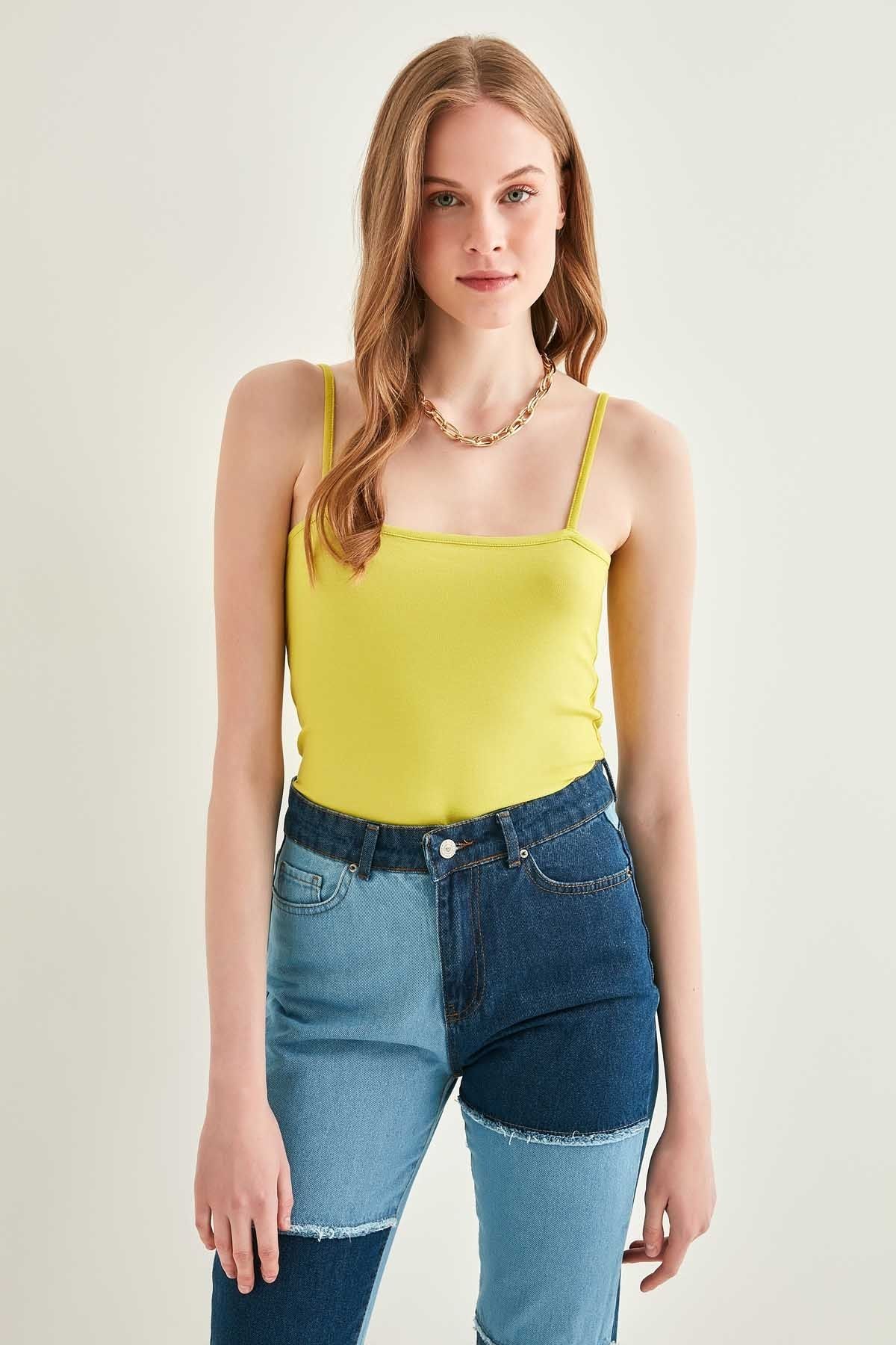 complete the look image