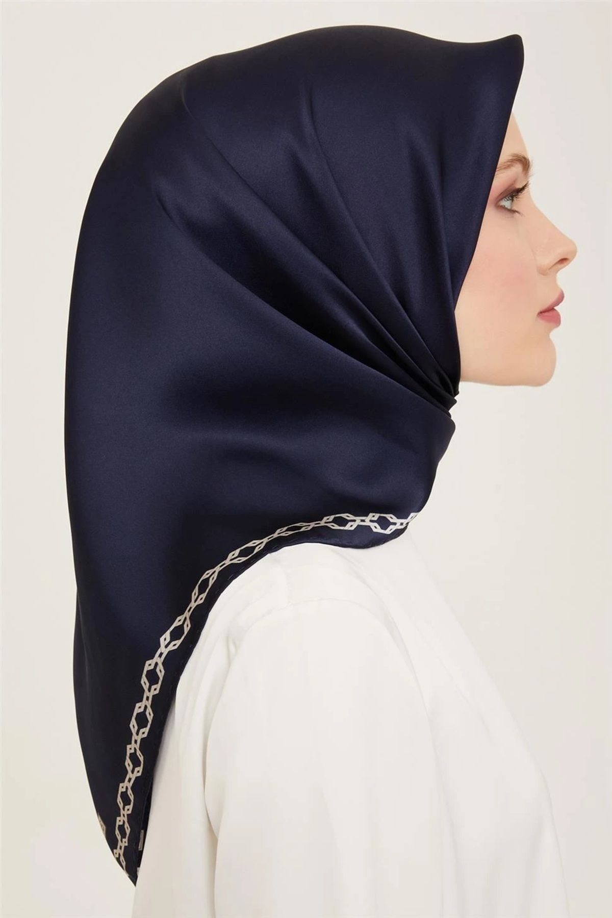 Armine-04 Eșarfă de mătase din twill 9154d 2